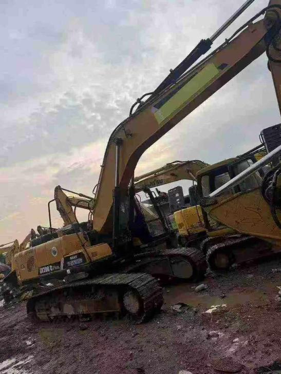 Buy Sany SY200C Used Excavator / 1