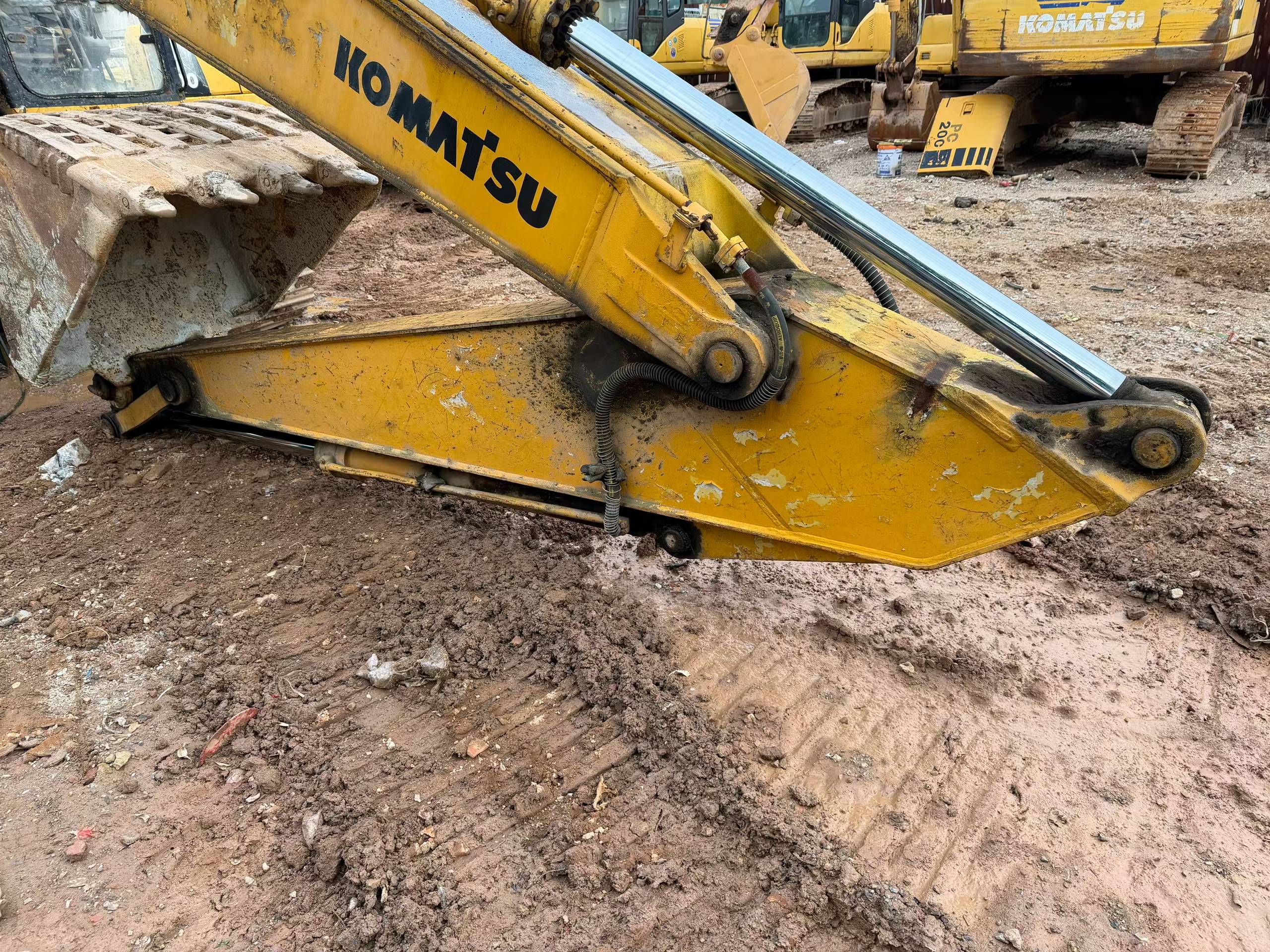 Buy Komatsu PC200 Used Excavator / 1