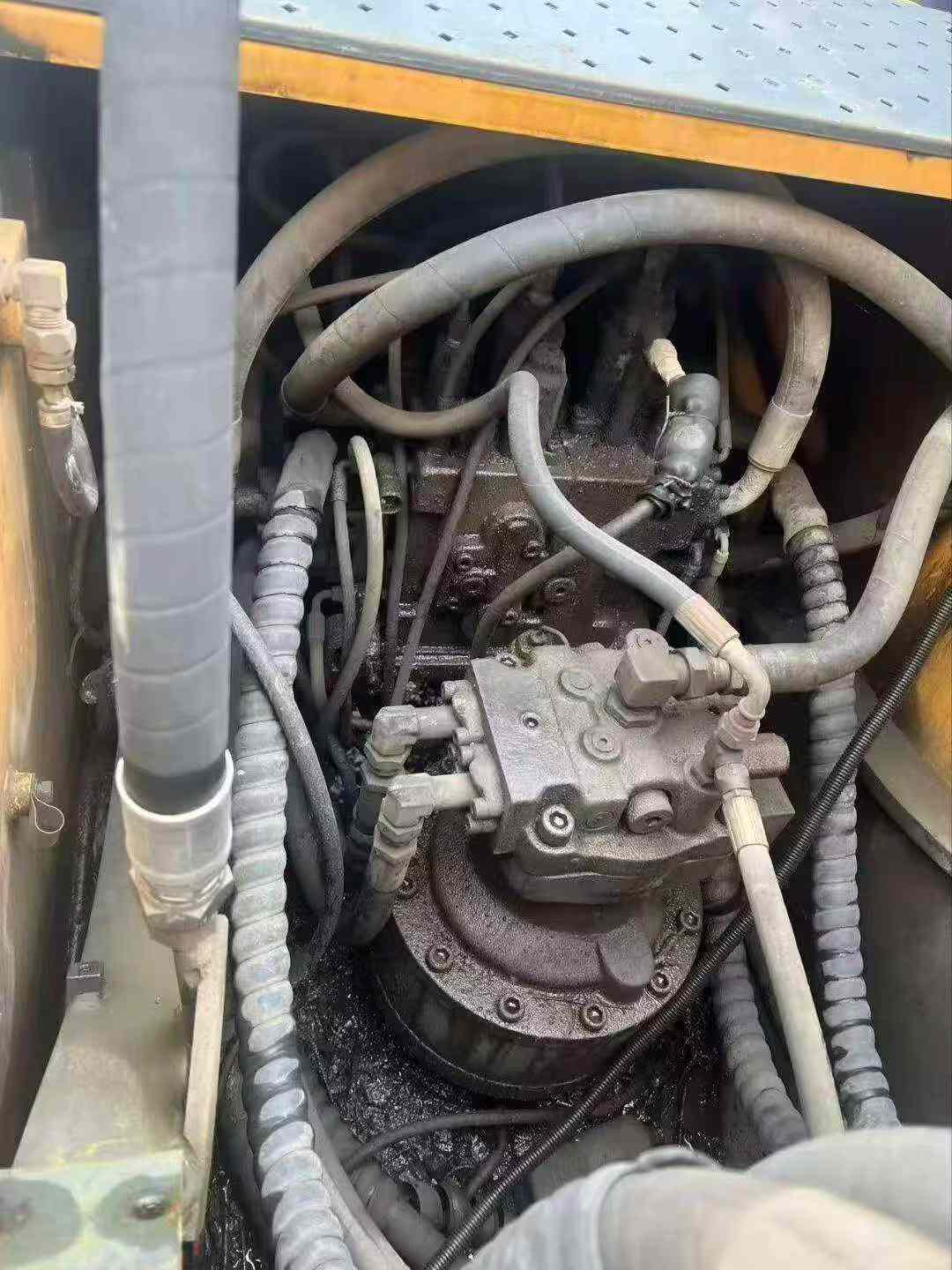 Buy Hyundai R225-7 Used Excavator / 3 Buy Hyundai R225-7 Used Excavator / 3