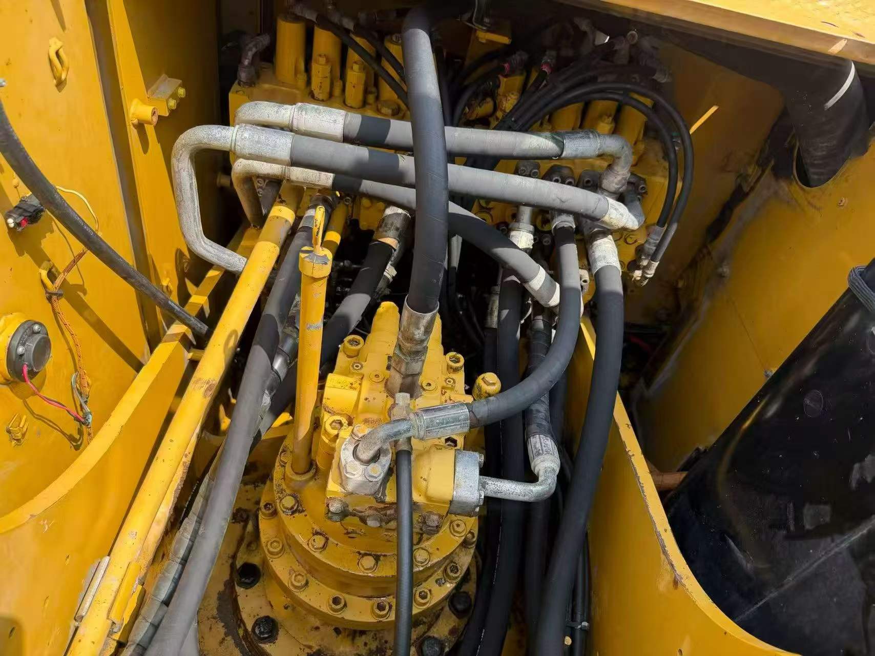 Buy Caterpillar 320D Used Excavator / 3 Buy Caterpillar 320D Used Excavator / 3