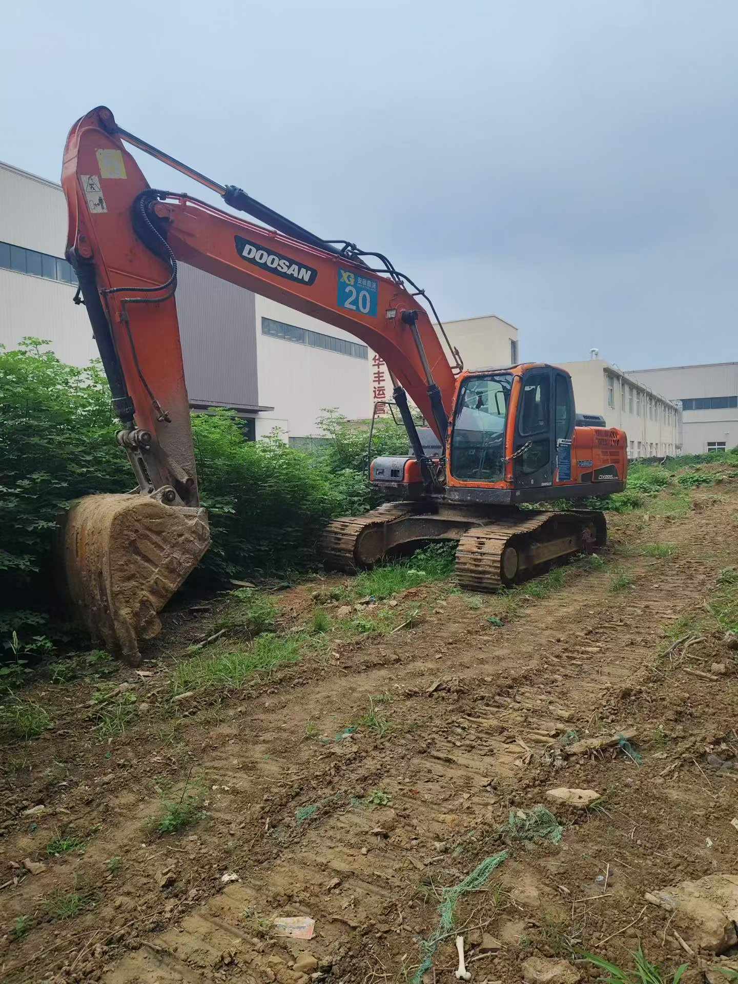 Buy Doosan DH215-7 Used Excavator / 8 Buy Doosan DH215-7 Used Excavator / 8