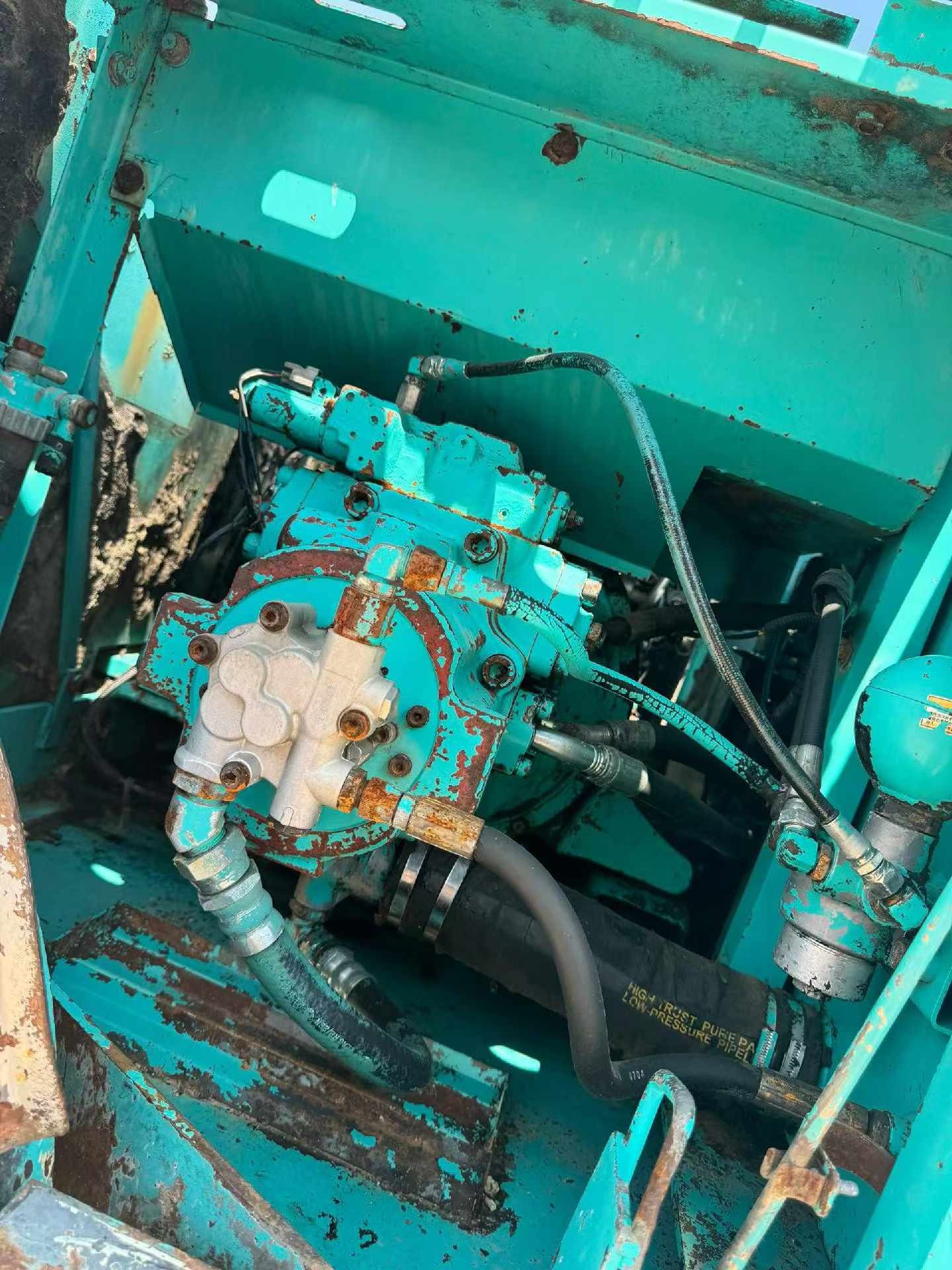 Buy Kobelco SK200-5.5 Used Excavator / 6 Buy Kobelco SK200-5.5 Used Excavator / 6
