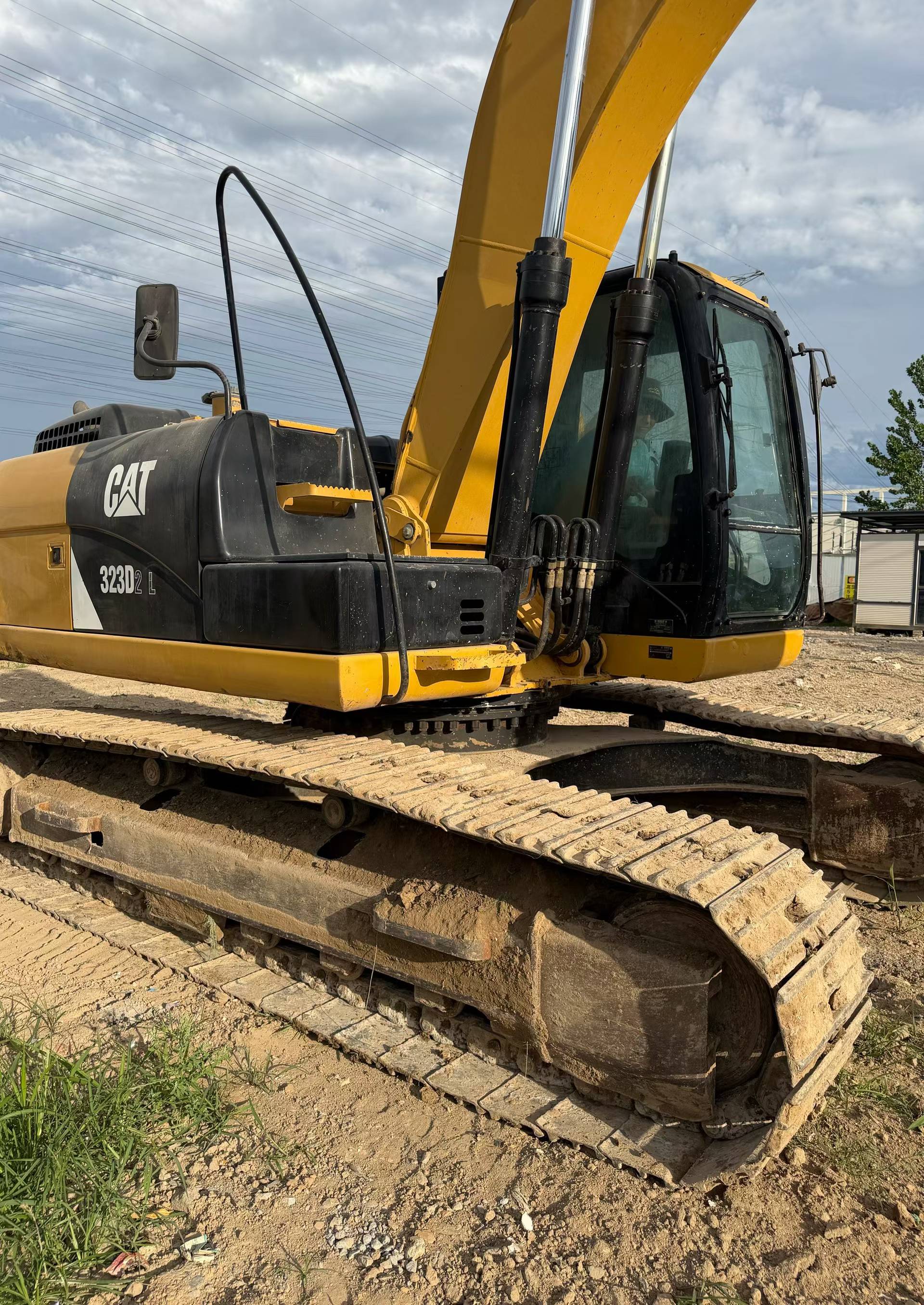 Buy Caterpillar 323D2L Used Excavator / 3