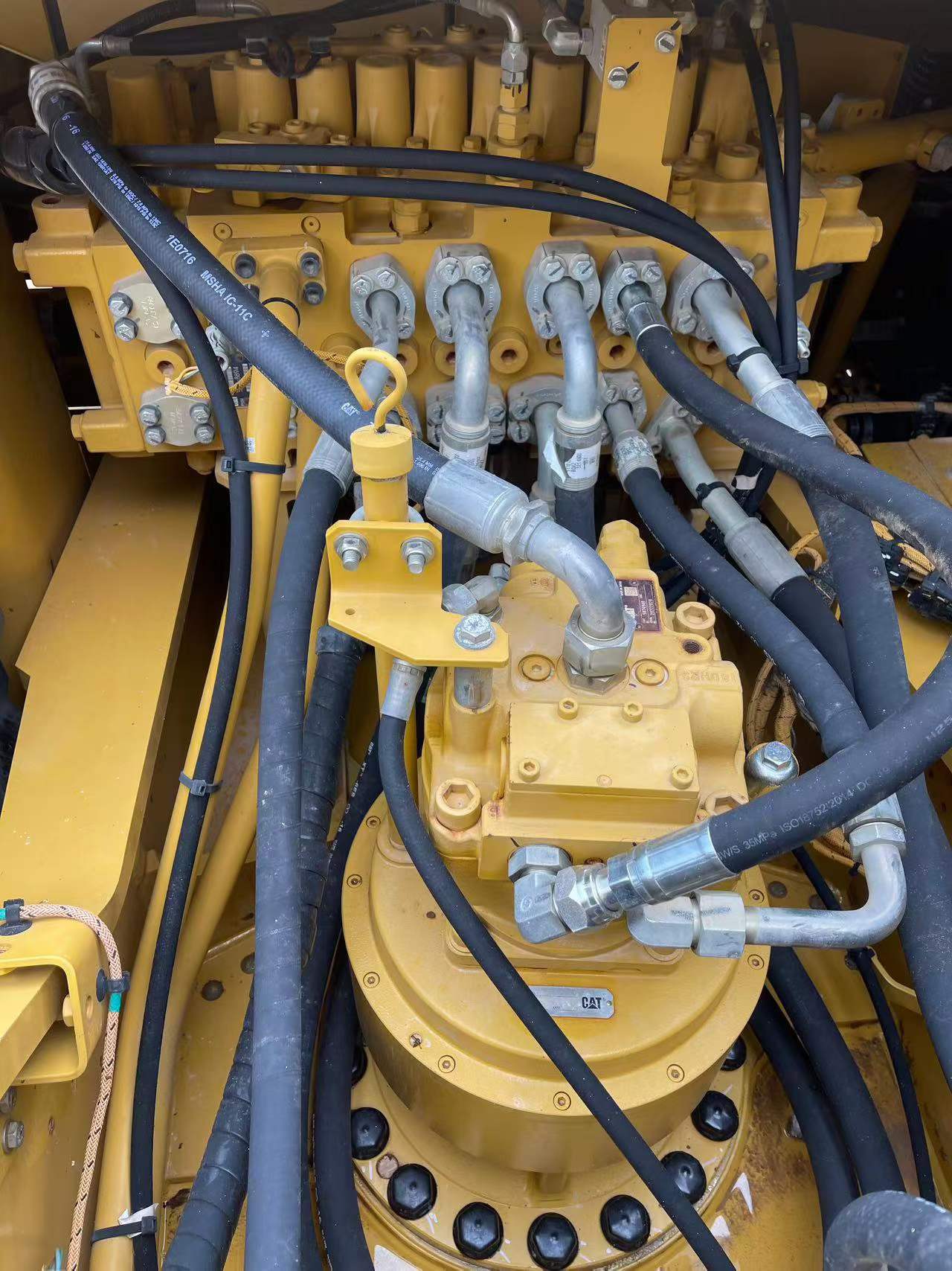 Buy Caterpillar 330B Used Excavator / 4 Buy Caterpillar 330B Used Excavator / 4