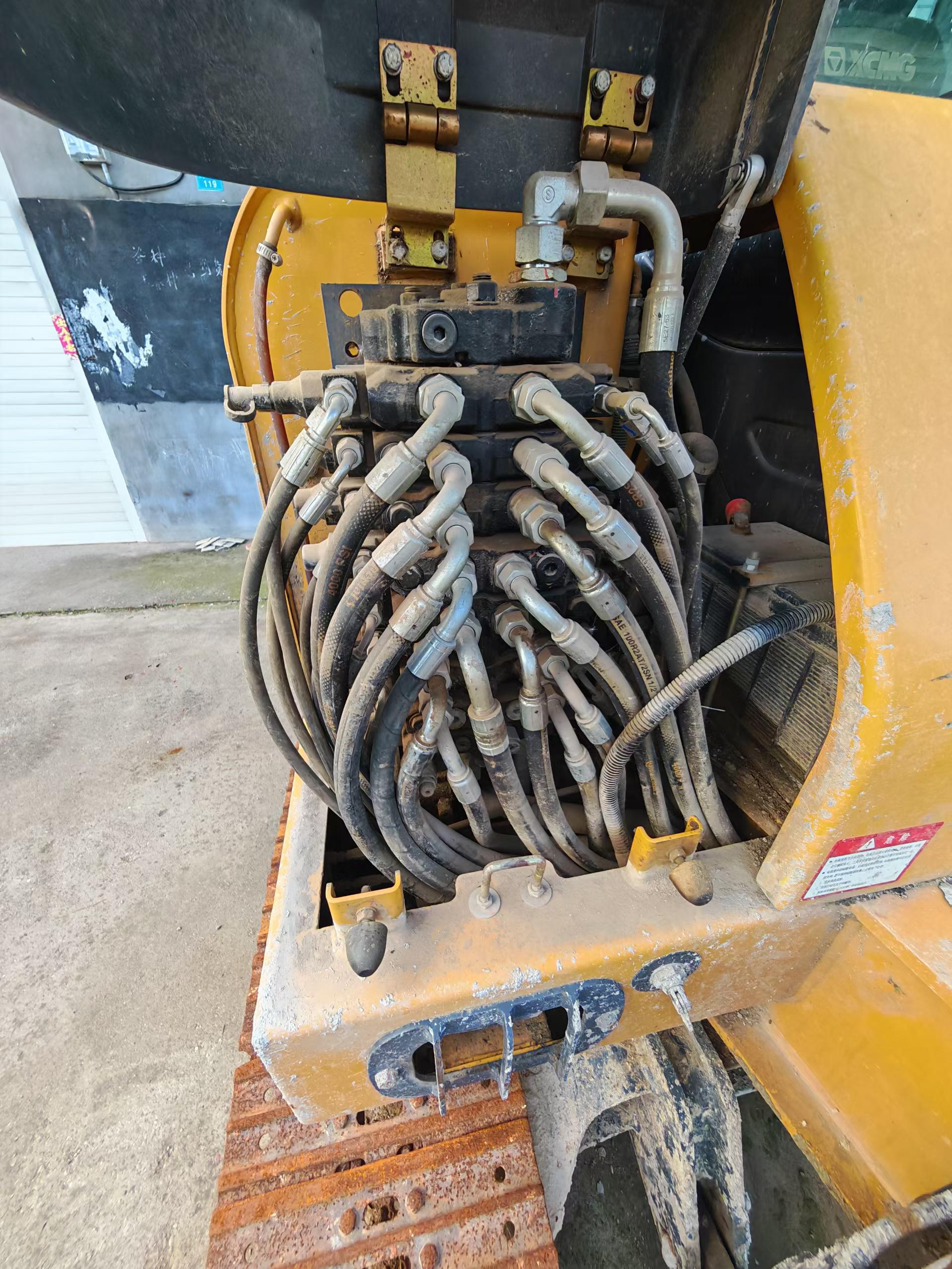 Compre Excavadora XCMG XE55D Usada / 7