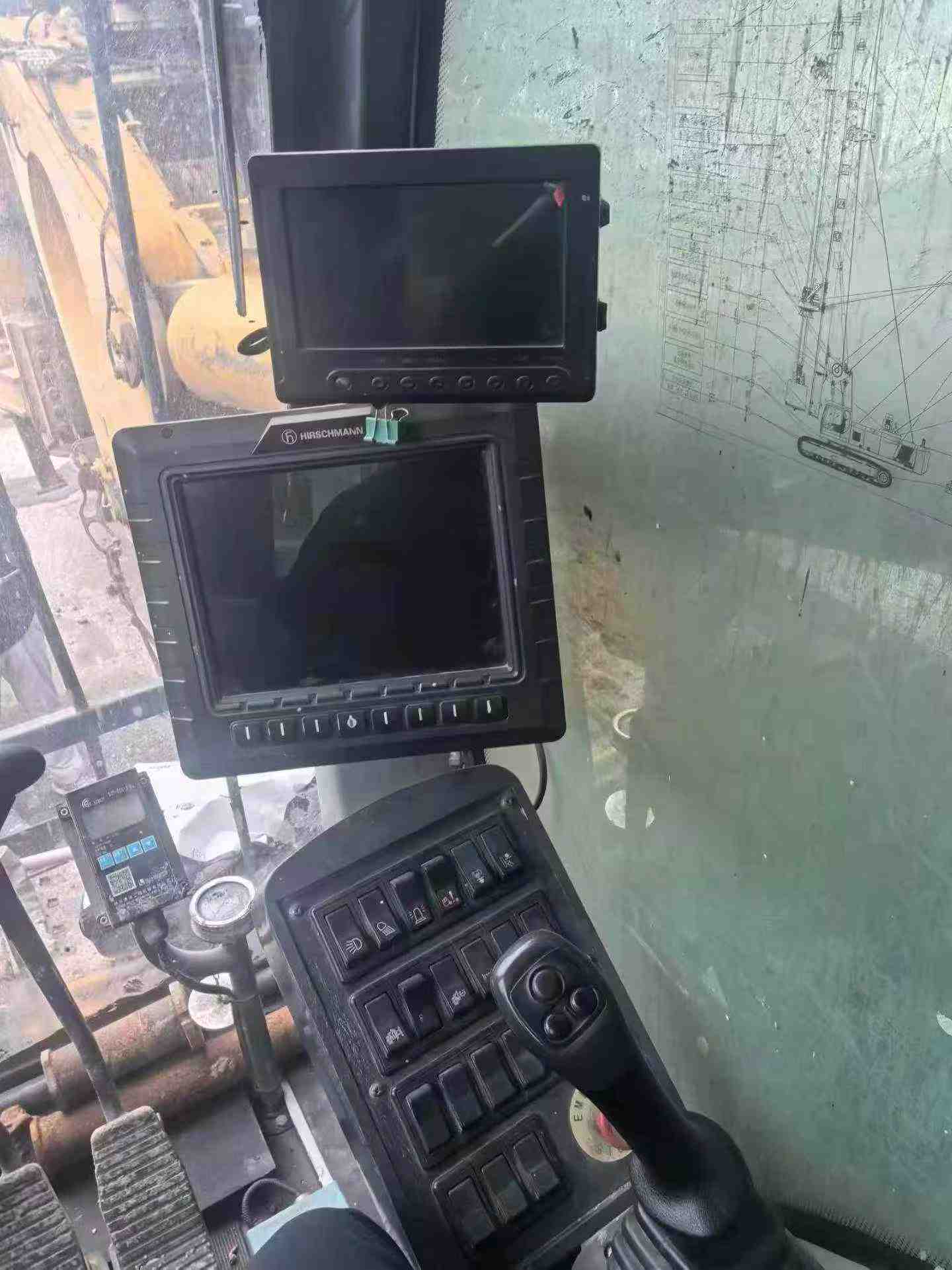 Buy XCMG LW280 Used Excavator / 3 Buy XCMG LW280 Used Excavator / 3
