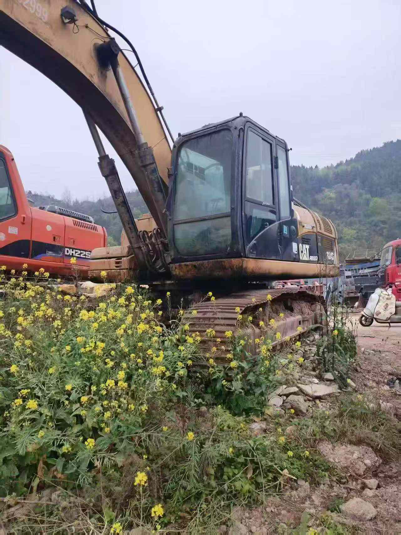 Buy Caterpillar 324D Used Excavator / 3 Buy Caterpillar 324D Used Excavator / 3