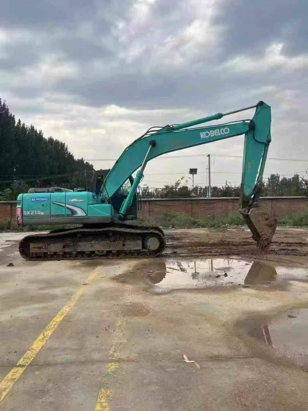 Buy Kobelco SK210 Used Excavator / 4 Buy Kobelco SK210 Used Excavator / 4