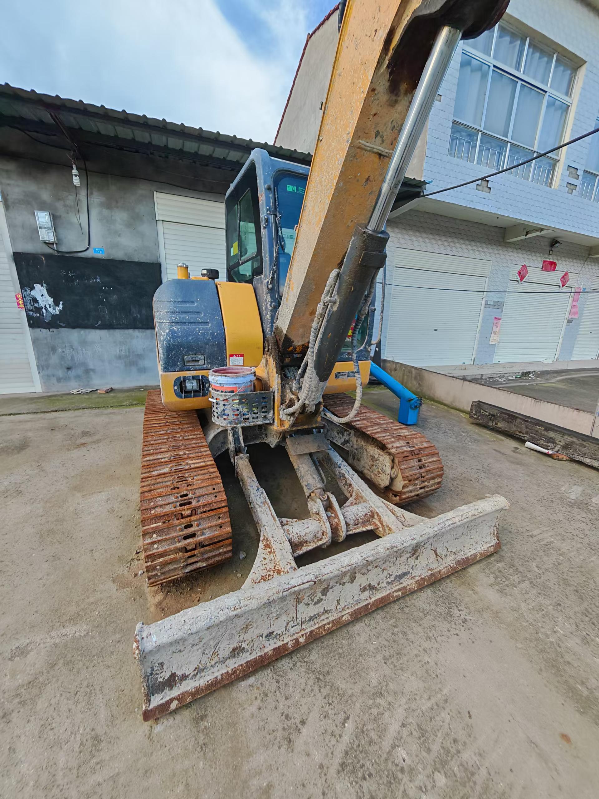 Compre Excavadora XCMG XE55D Usada / 2