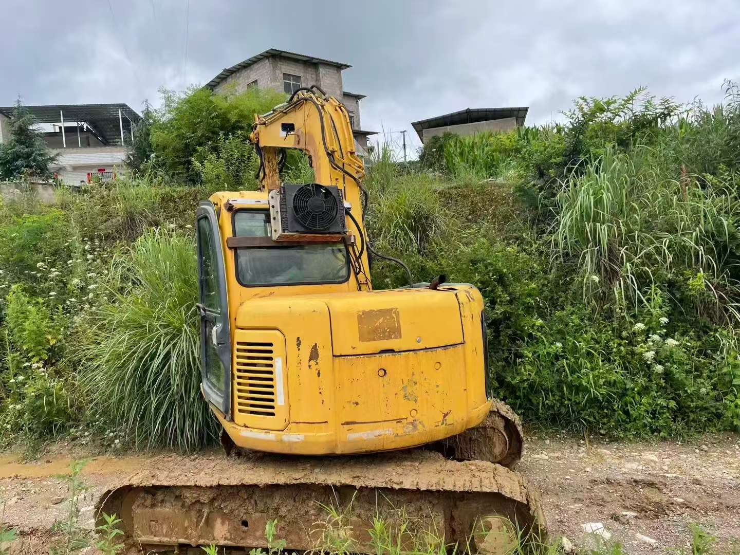 Buy Kobelco SK70SR Used Excavator / 3