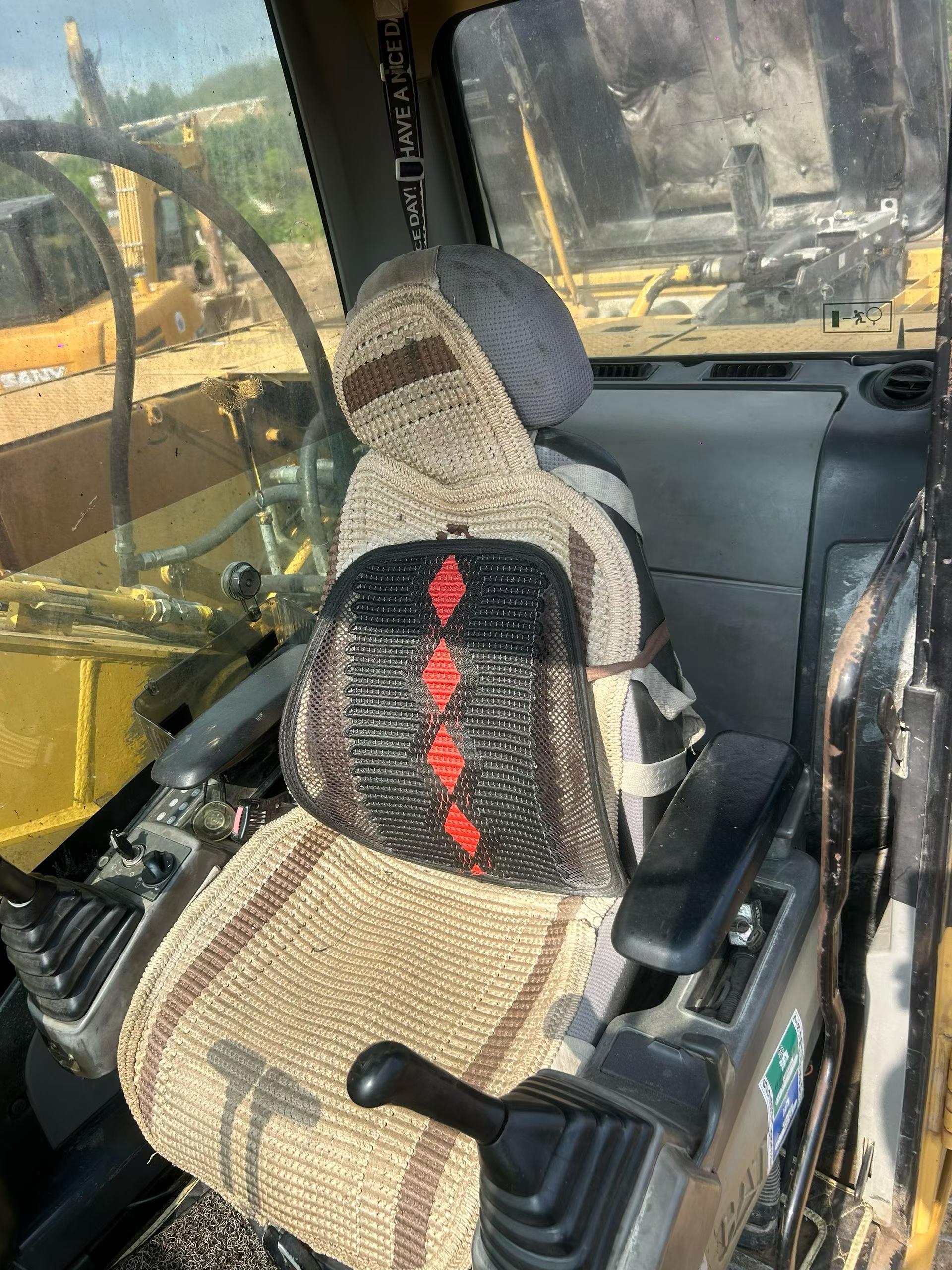 Buy Caterpillar 320D Used Excavator / 2 Buy Caterpillar 320D Used Excavator / 2