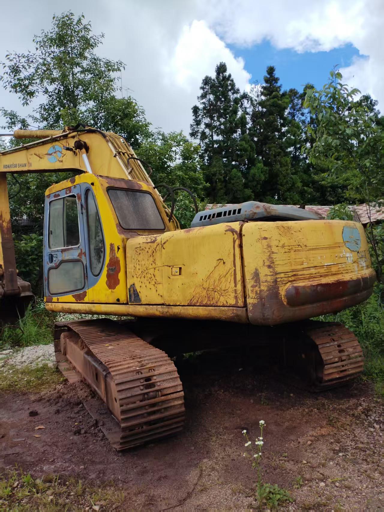 Buy Komatsu PC220-6 Used Excavator