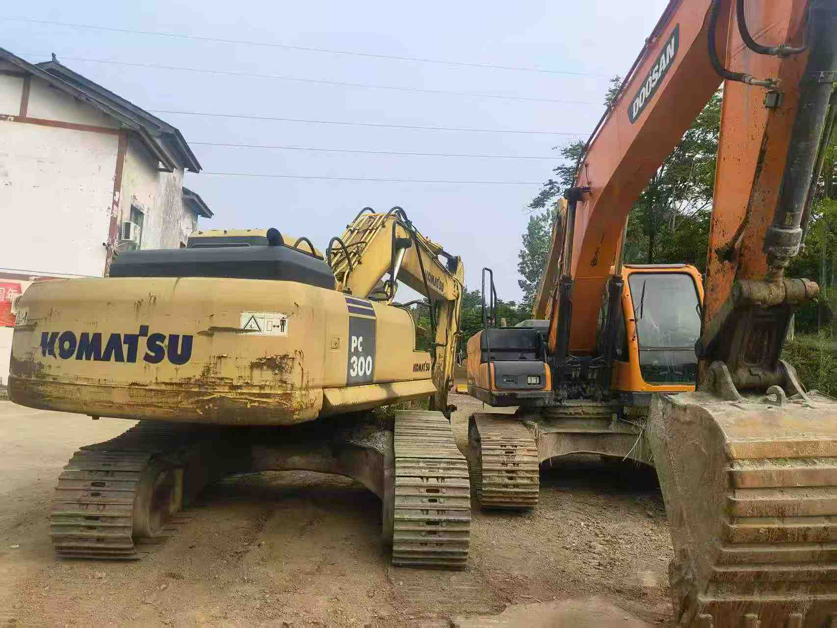 Buy Komatsu PC270-7 Used Excavator / 2 Buy Komatsu PC270-7 Used Excavator / 2