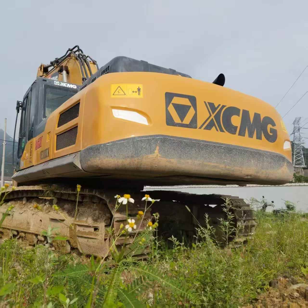 Buy XCMG XE380DK Used Excavator / 2 Buy XCMG XE380DK Used Excavator / 2