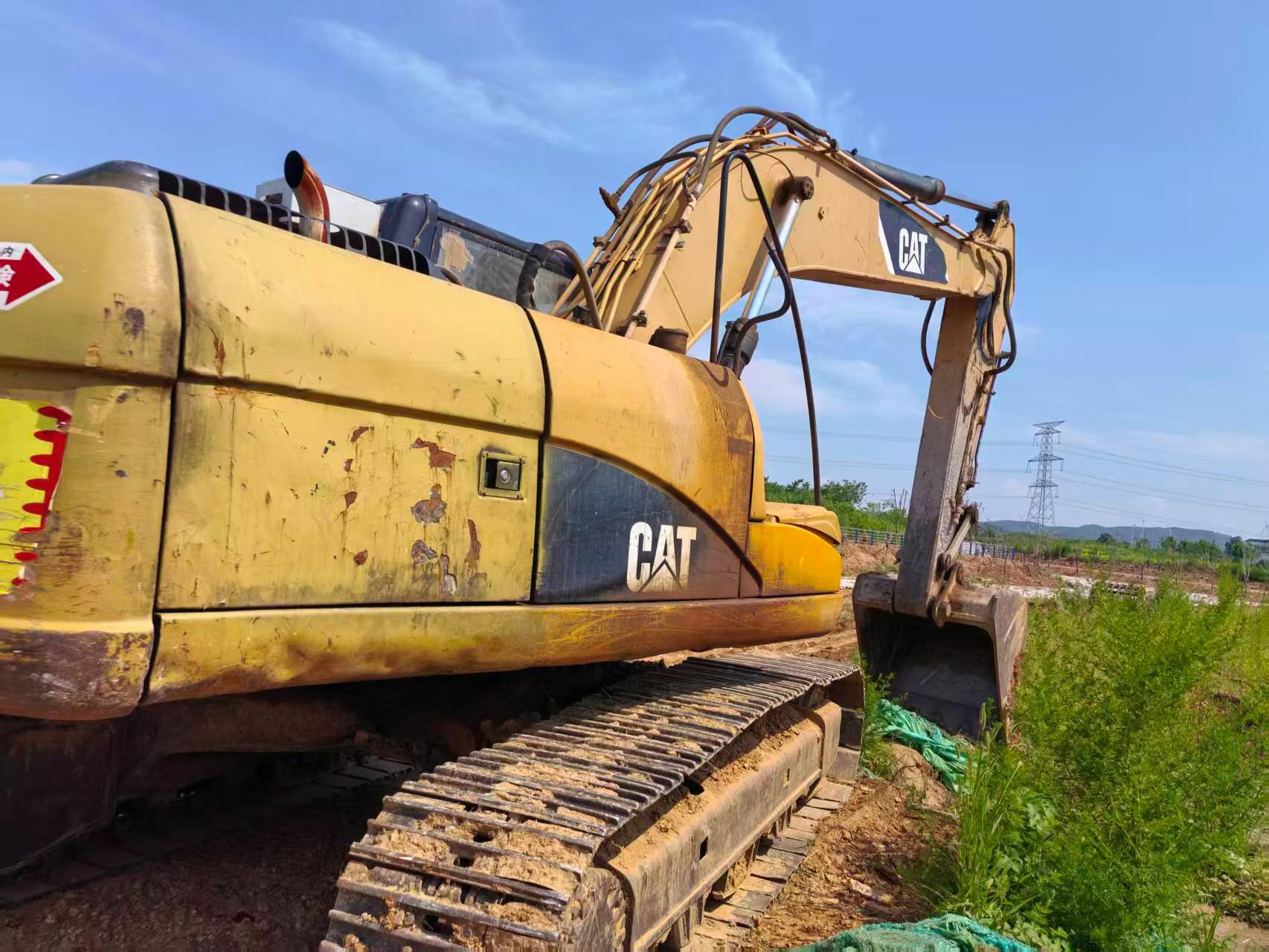 Buy Caterpillar 320D Used Excavator / 2 Buy Caterpillar 320D Used Excavator / 2