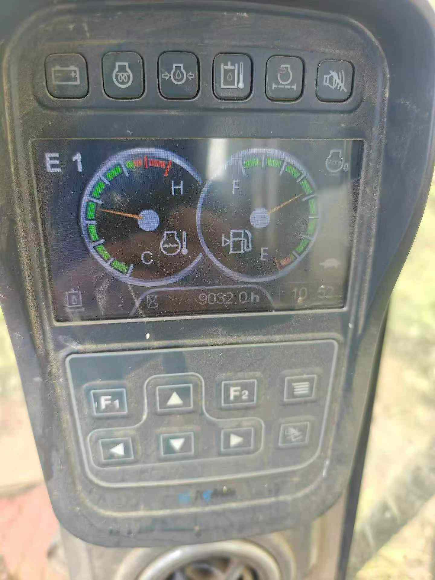 Compre Escavadeira XCMG XE75C Usada / 2 Compre Escavadeira XCMG XE75C Usada / 2