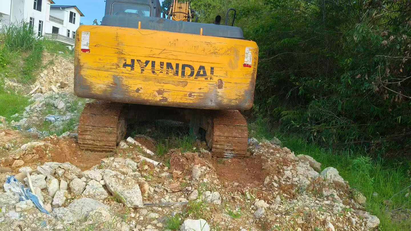 Buy Hyundai R215-7C Used Excavator / 1
