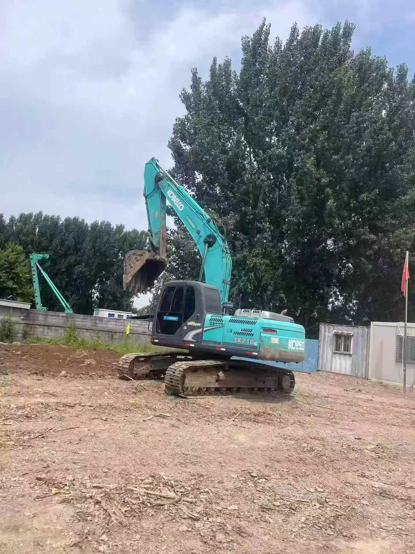 Buy Kobelco SK210 Used Excavator / 2