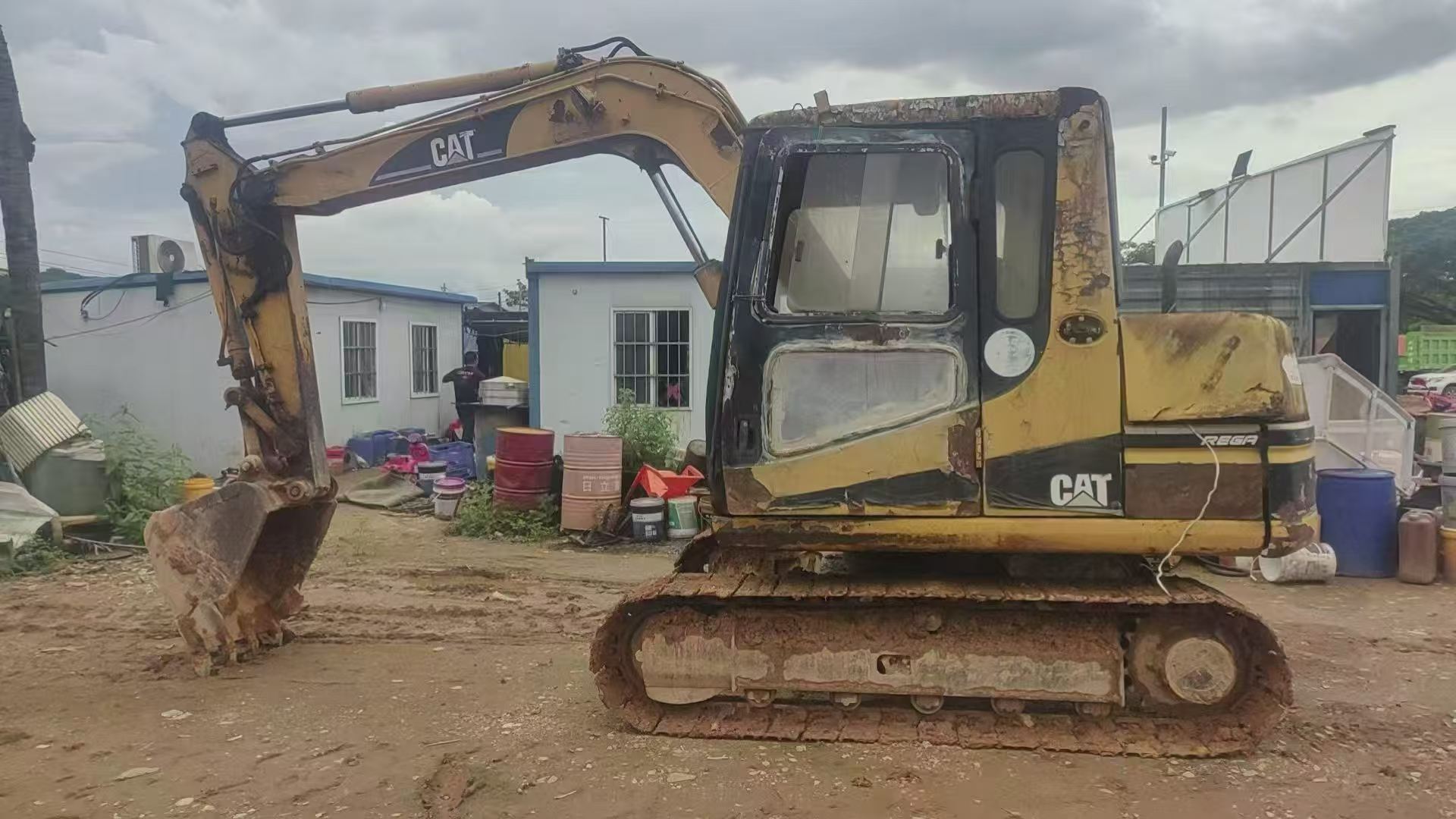 Buy Caterpillar 307B Used Excavator / 1