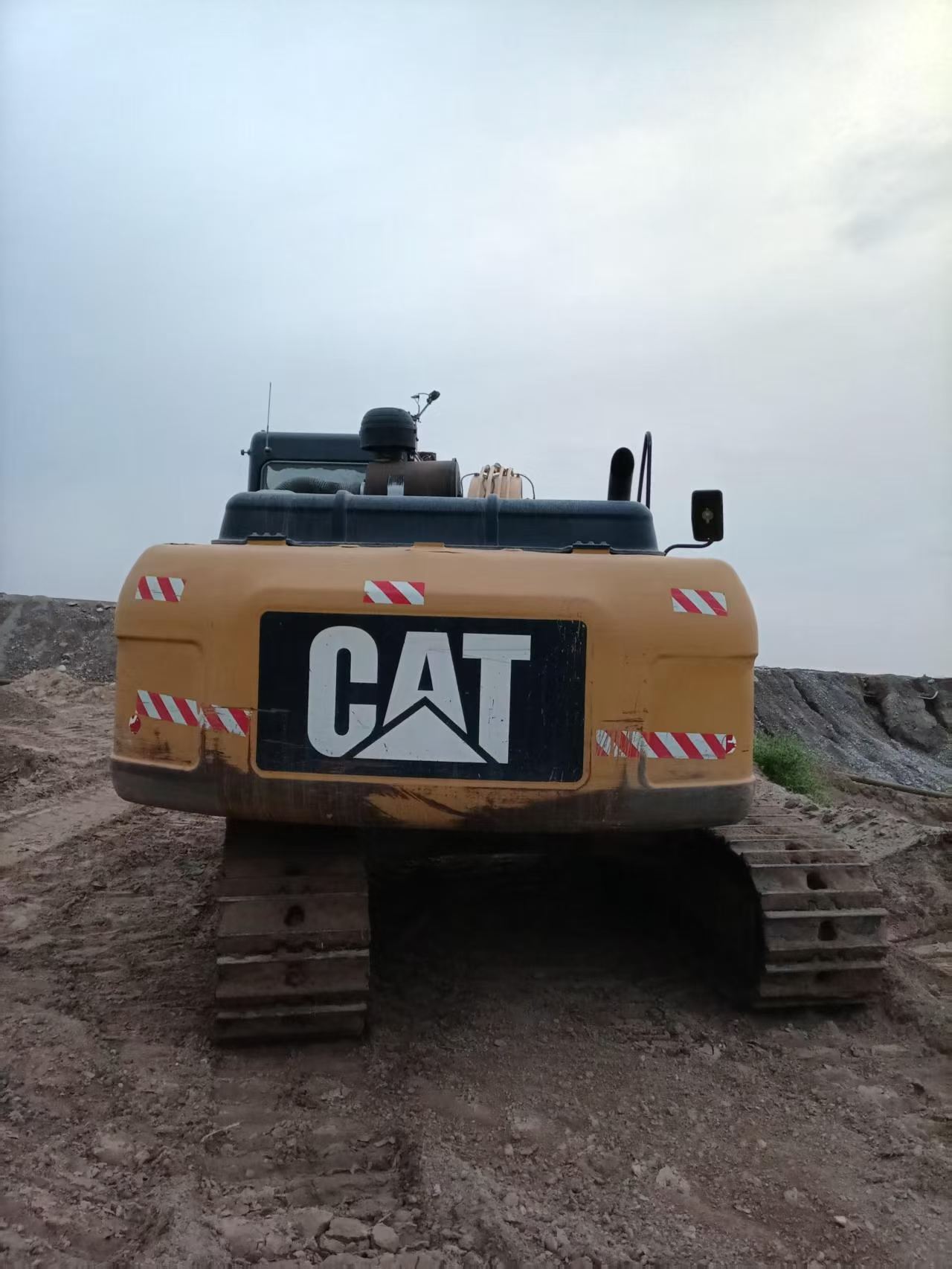 Buy Caterpillar 323DL Used Excavator