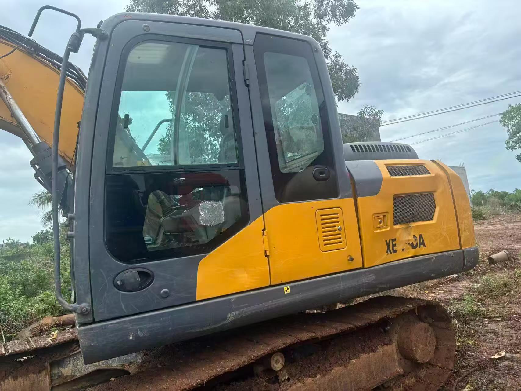 Купить Подержанный Экскаватор XCMG XE135B / 2 Купить Подержанный Экскаватор XCMG XE135B / 2