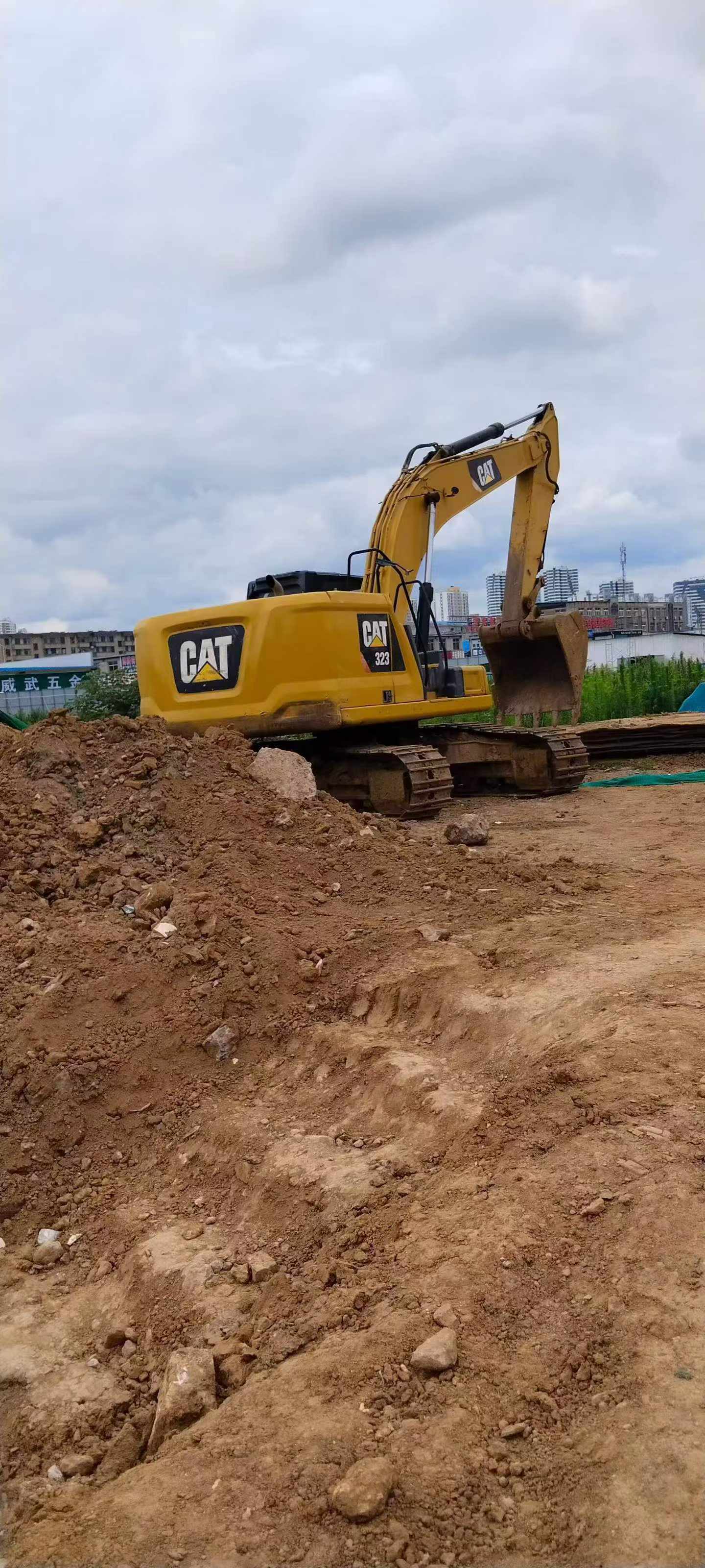 Buy Caterpillar 323 Used Excavator / 4 Buy Caterpillar 323 Used Excavator / 4
