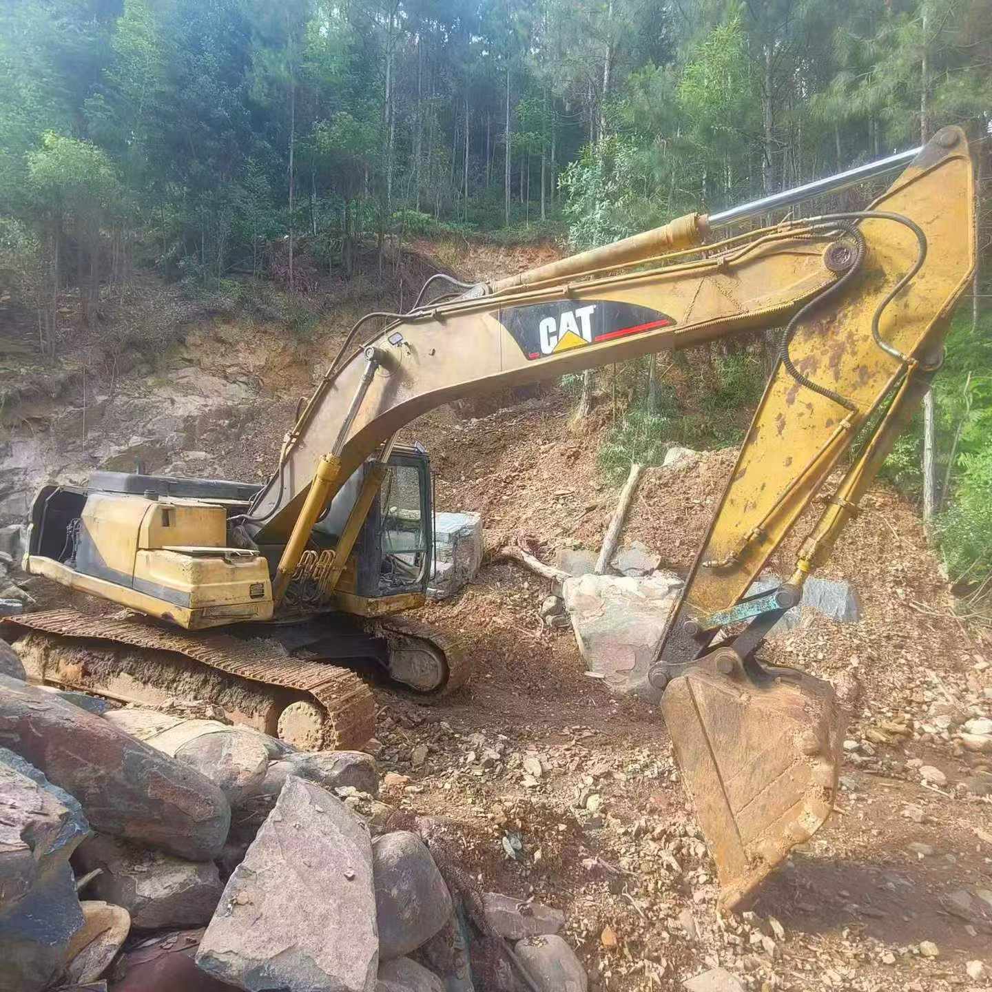 Buy Caterpillar 320B Used Excavator / 3 Buy Caterpillar 320B Used Excavator / 3