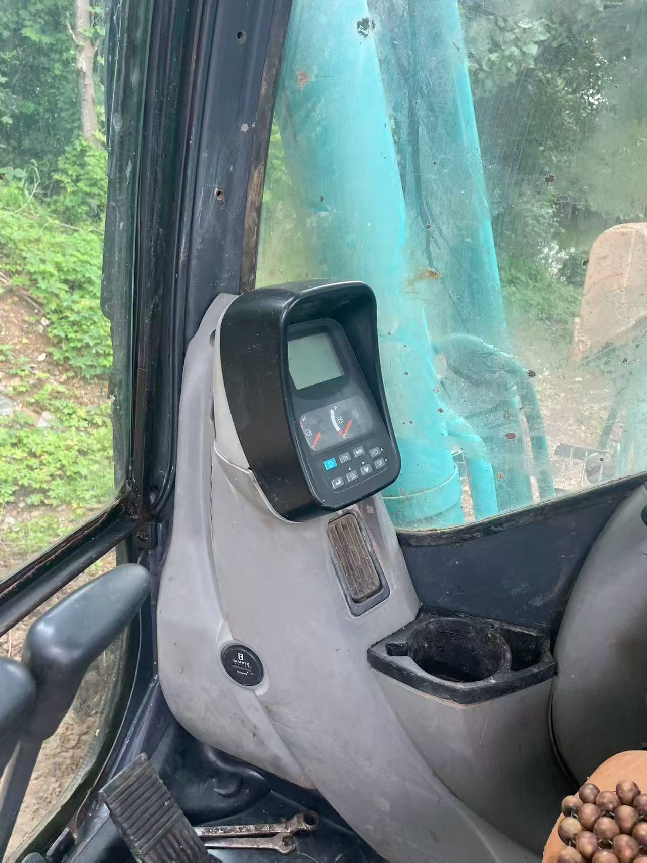 Buy Kobelco SK200 Used Excavator / 9