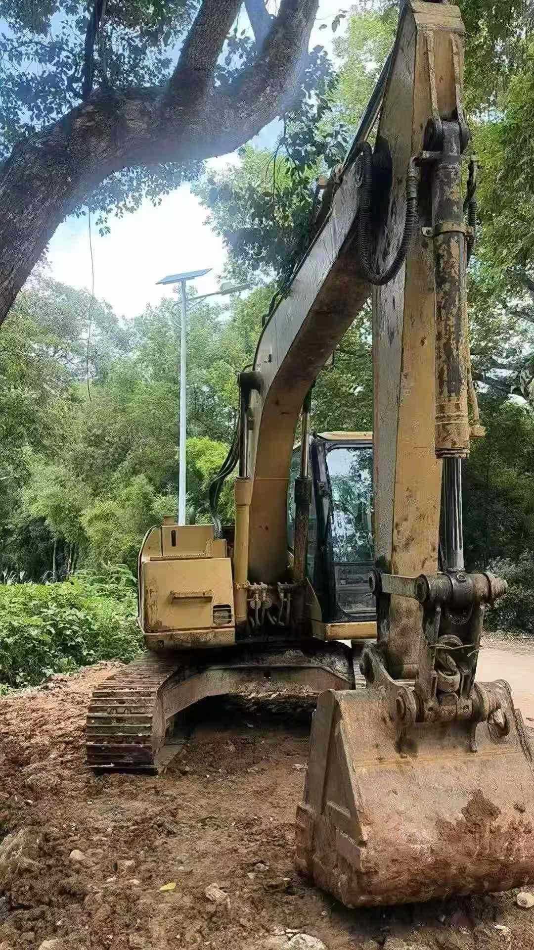 Compre Escavadeira Caterpillar 311 Usada / 3 Compre Escavadeira Caterpillar 311 Usada / 3