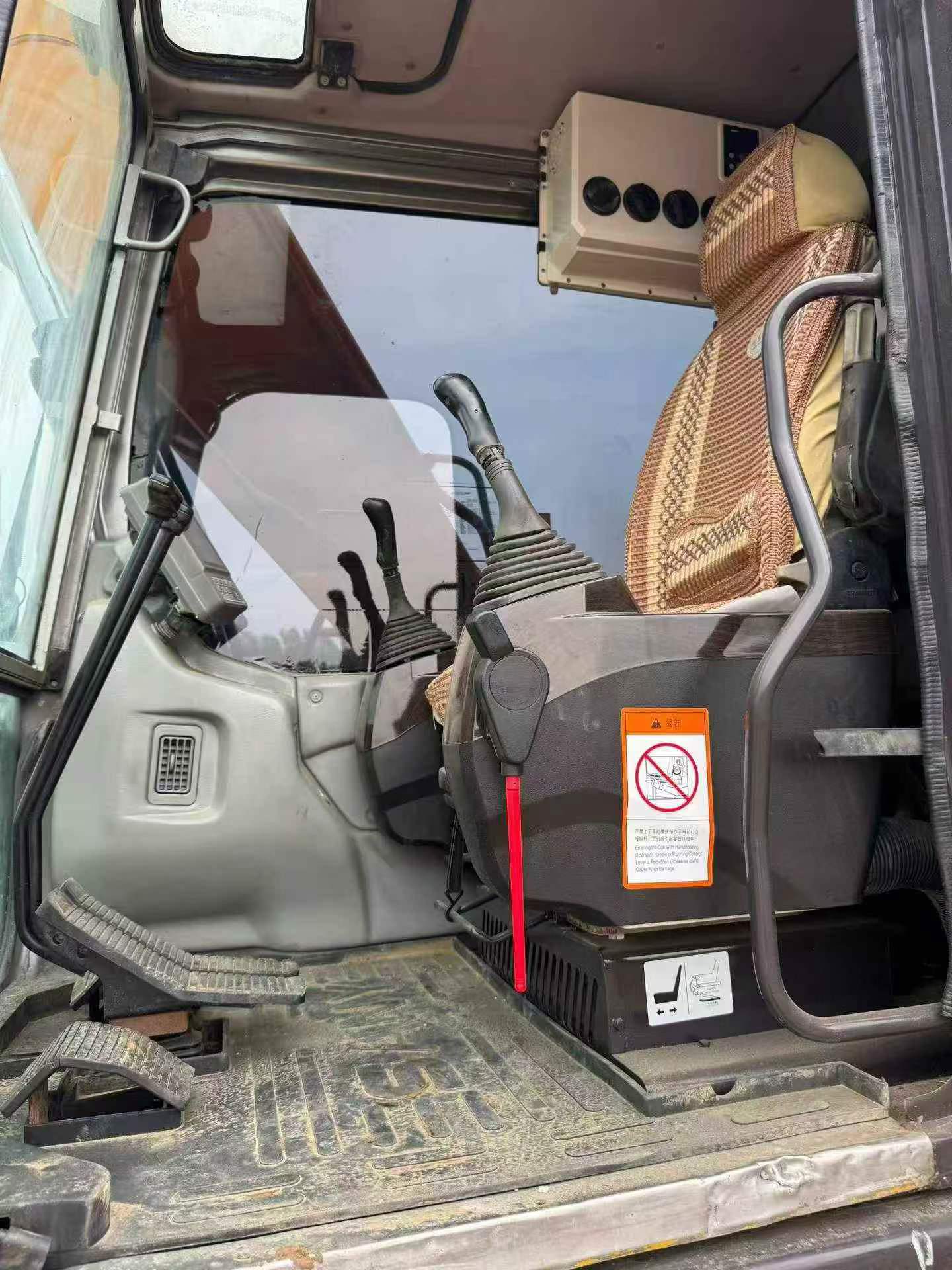 Buy Sany SY135 Used Excavator / 9 Buy Sany SY135 Used Excavator / 9