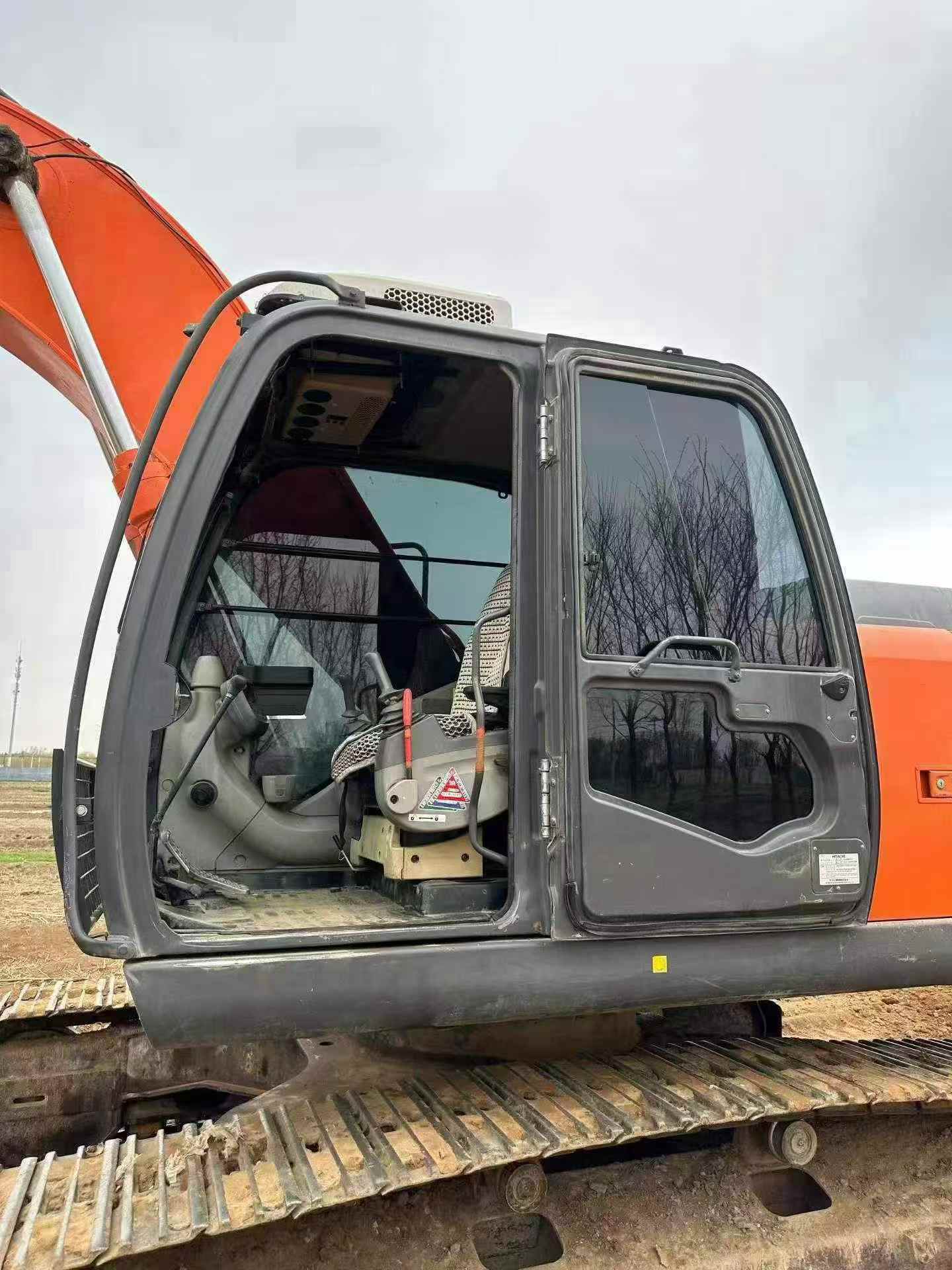 Buy Hitachi ZX240 Used Excavator / 6 Buy Hitachi ZX240 Used Excavator / 6