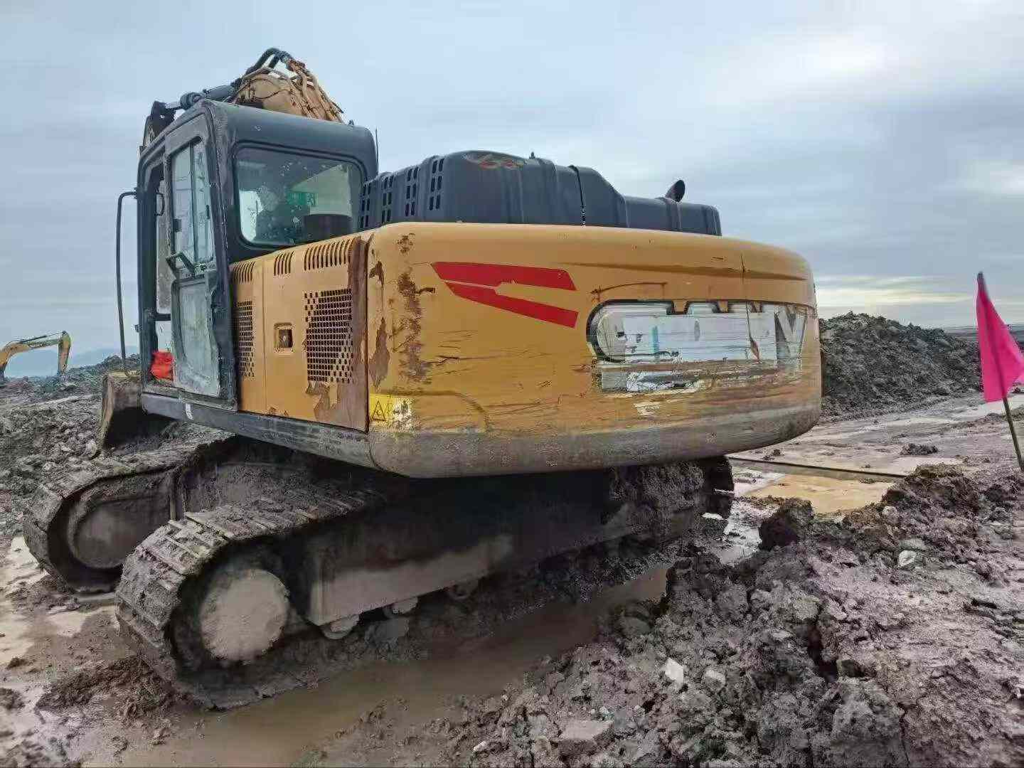 Buy Sany SY205C Used Excavator / 8 Buy Sany SY205C Used Excavator / 8