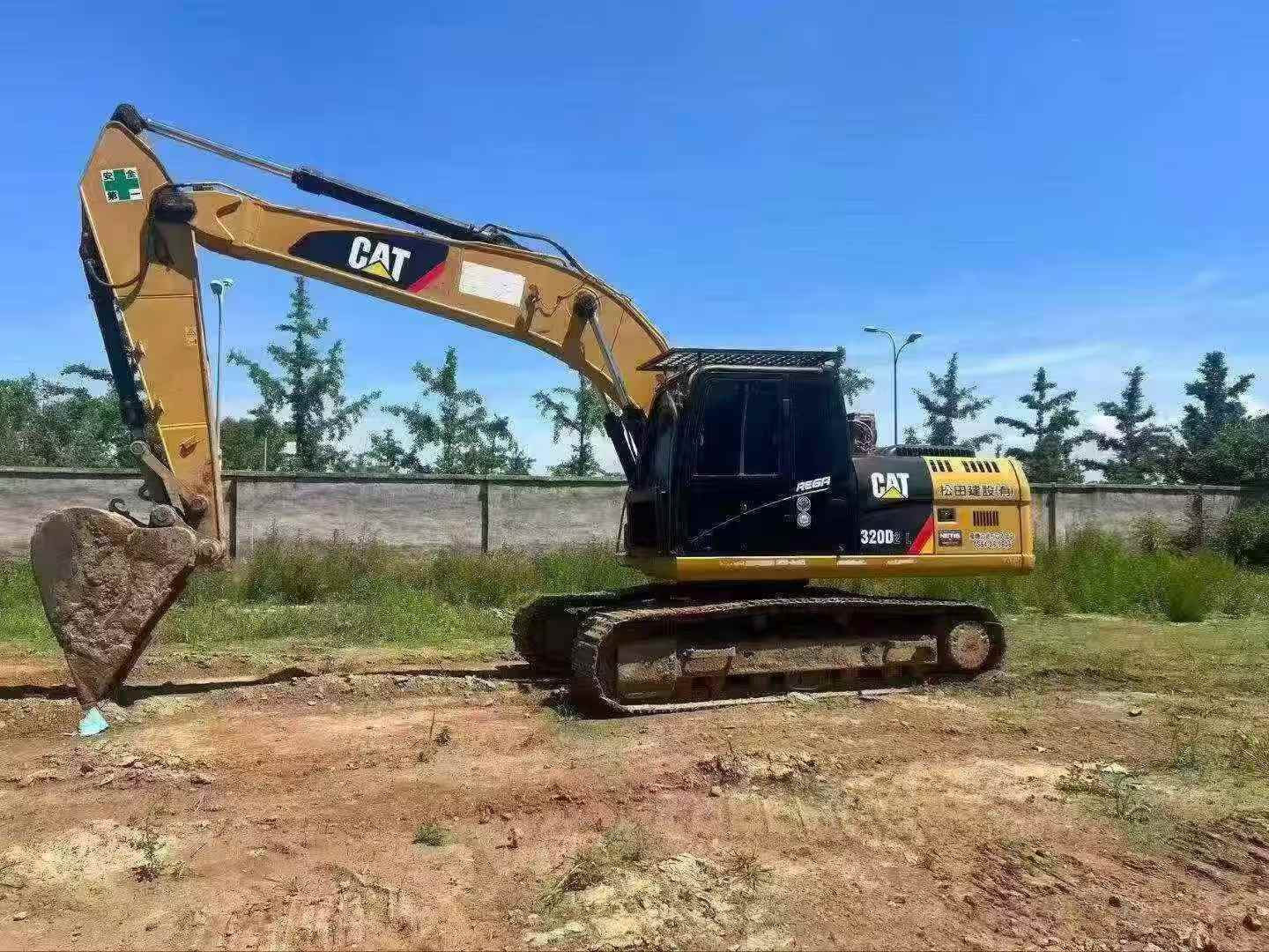 Buy Caterpillar 320D Used Excavator / 2 Buy Caterpillar 320D Used Excavator / 2