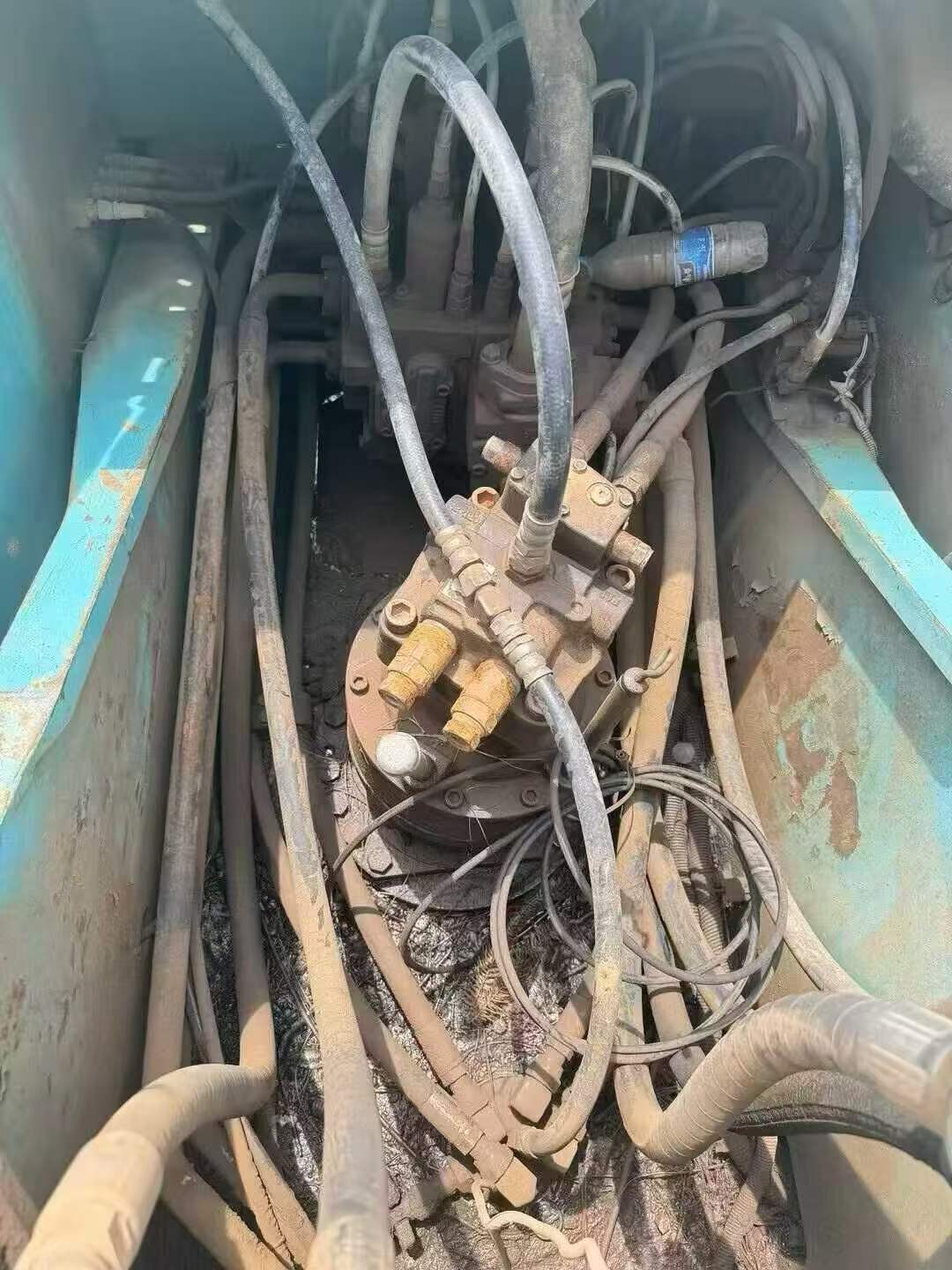 Buy Kobelco SK200-11 Used Excavator / 7 Buy Kobelco SK200-11 Used Excavator / 7
