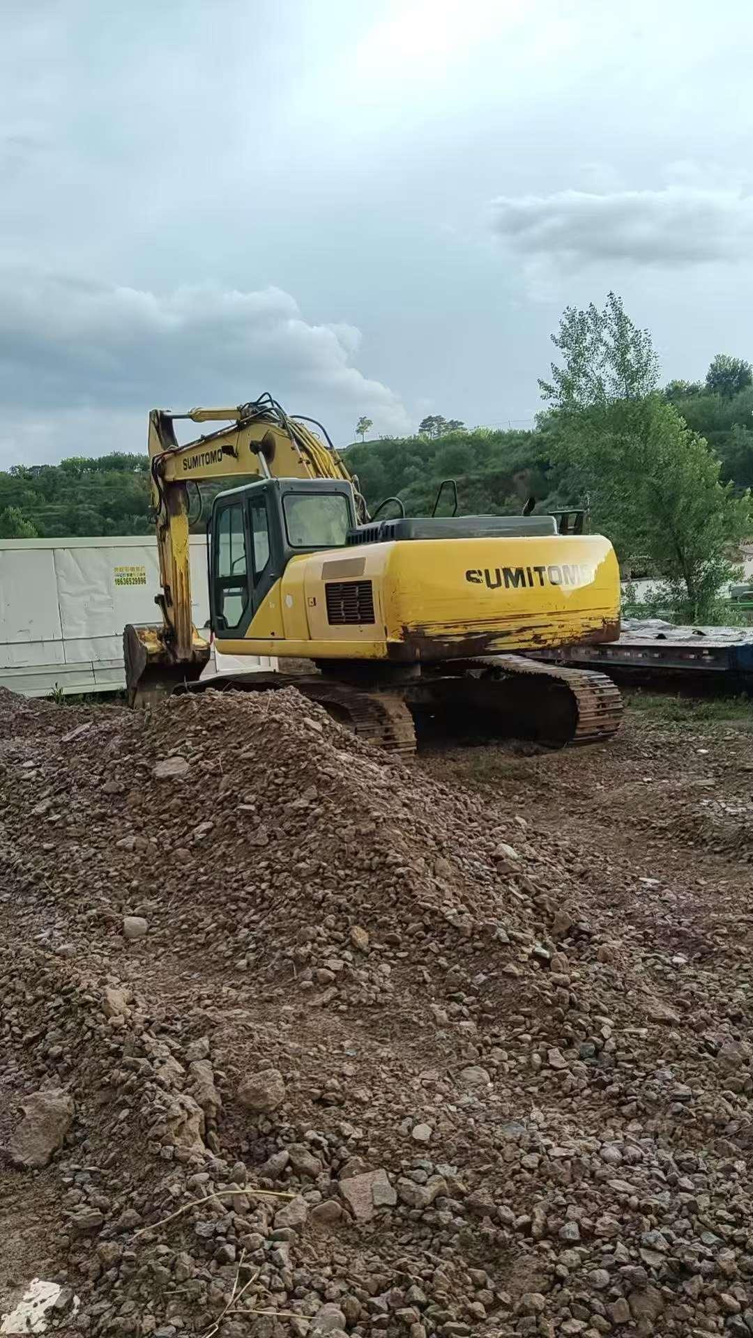 Buy Sumitomo SH240-3 Used Excavator / 3 Buy Sumitomo SH240-3 Used Excavator / 3