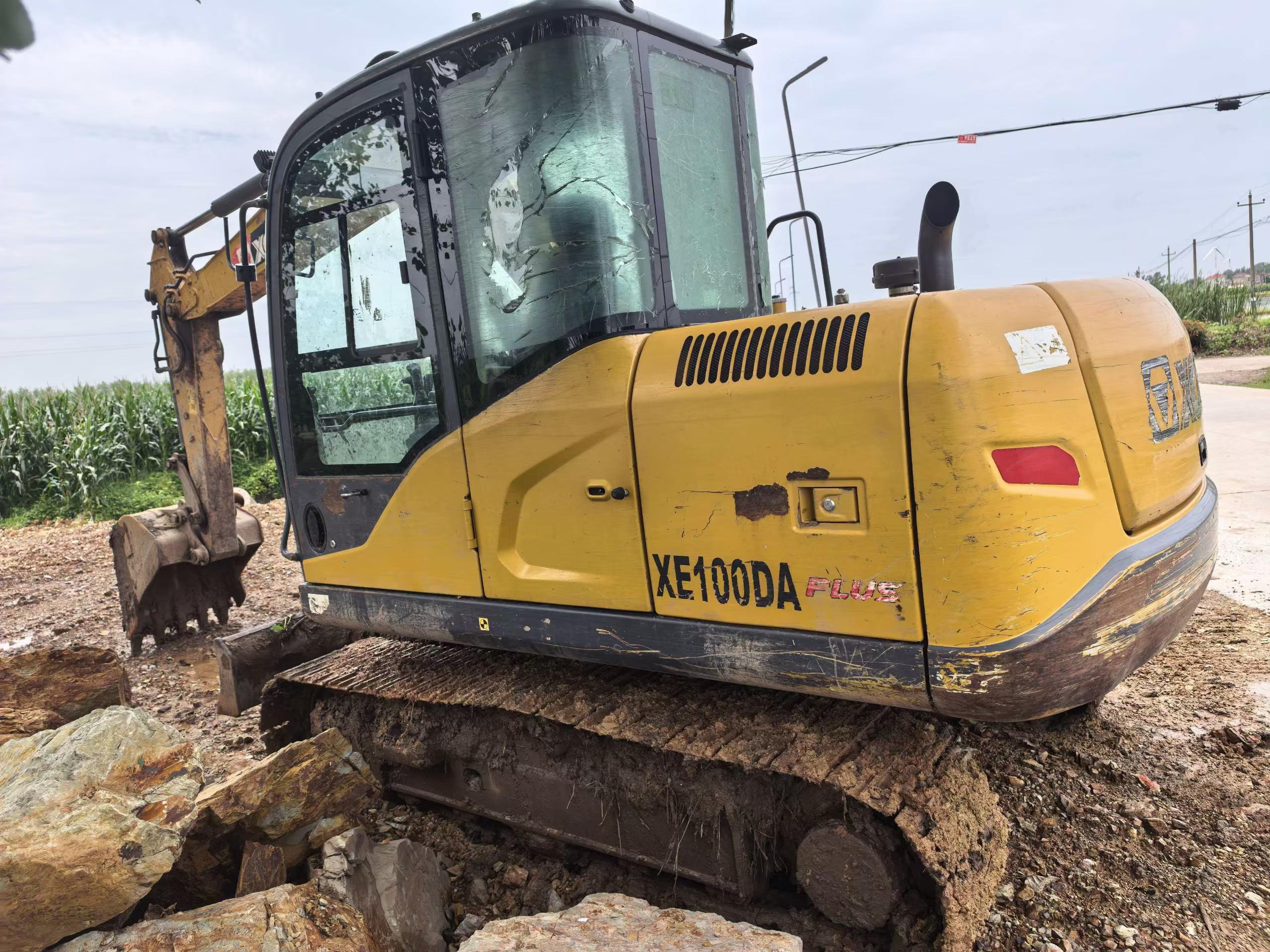 Buy XCMG XE75C Used Excavator / 1