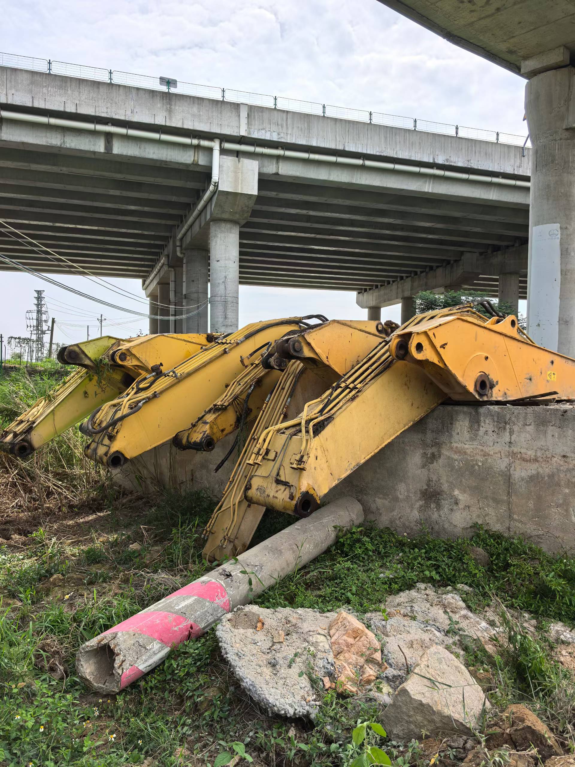 Buy Sumitomo SH200A1 Used Excavator / 3 Buy Sumitomo SH200A1 Used Excavator / 3