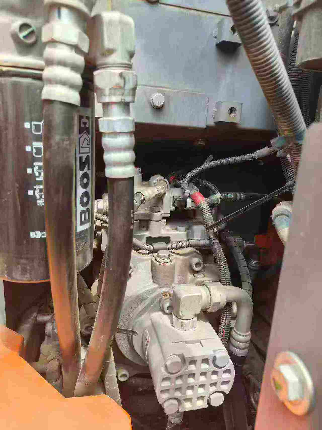 Buy Hitachi EX135UR Used Excavator / 4 Buy Hitachi EX135UR Used Excavator / 4