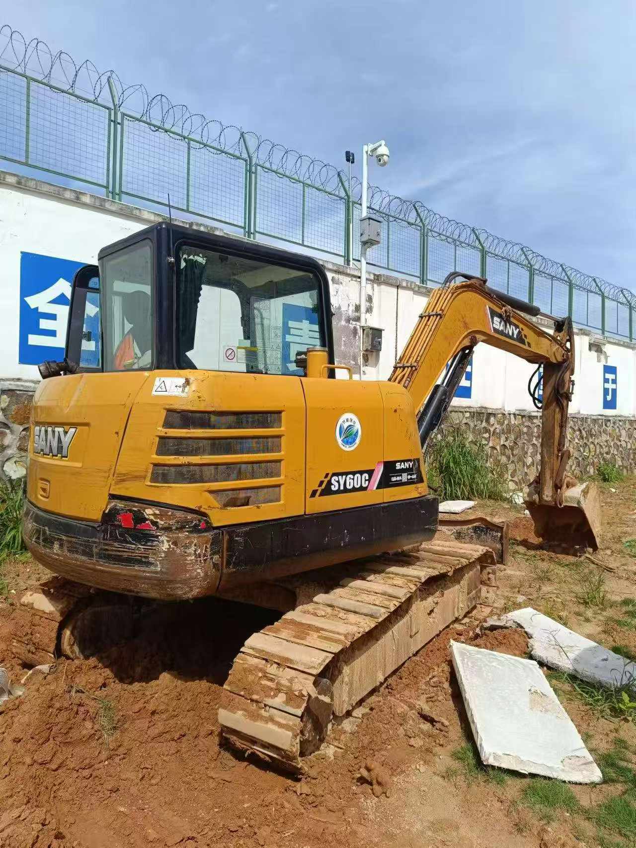 Buy Sany SY60 Used Excavator / 1
