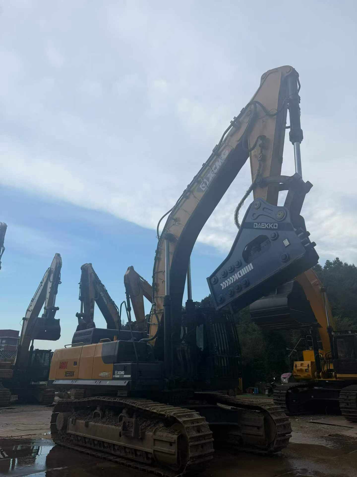 Buy XCMG XE550DK Used Excavator / 3 Buy XCMG XE550DK Used Excavator / 3