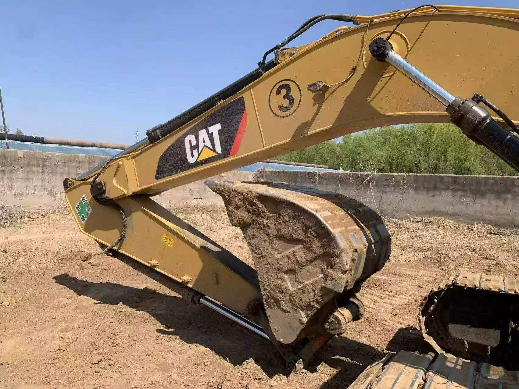 Buy Caterpillar 323D2L Used Excavator / 8 Buy Caterpillar 323D2L Used Excavator / 8