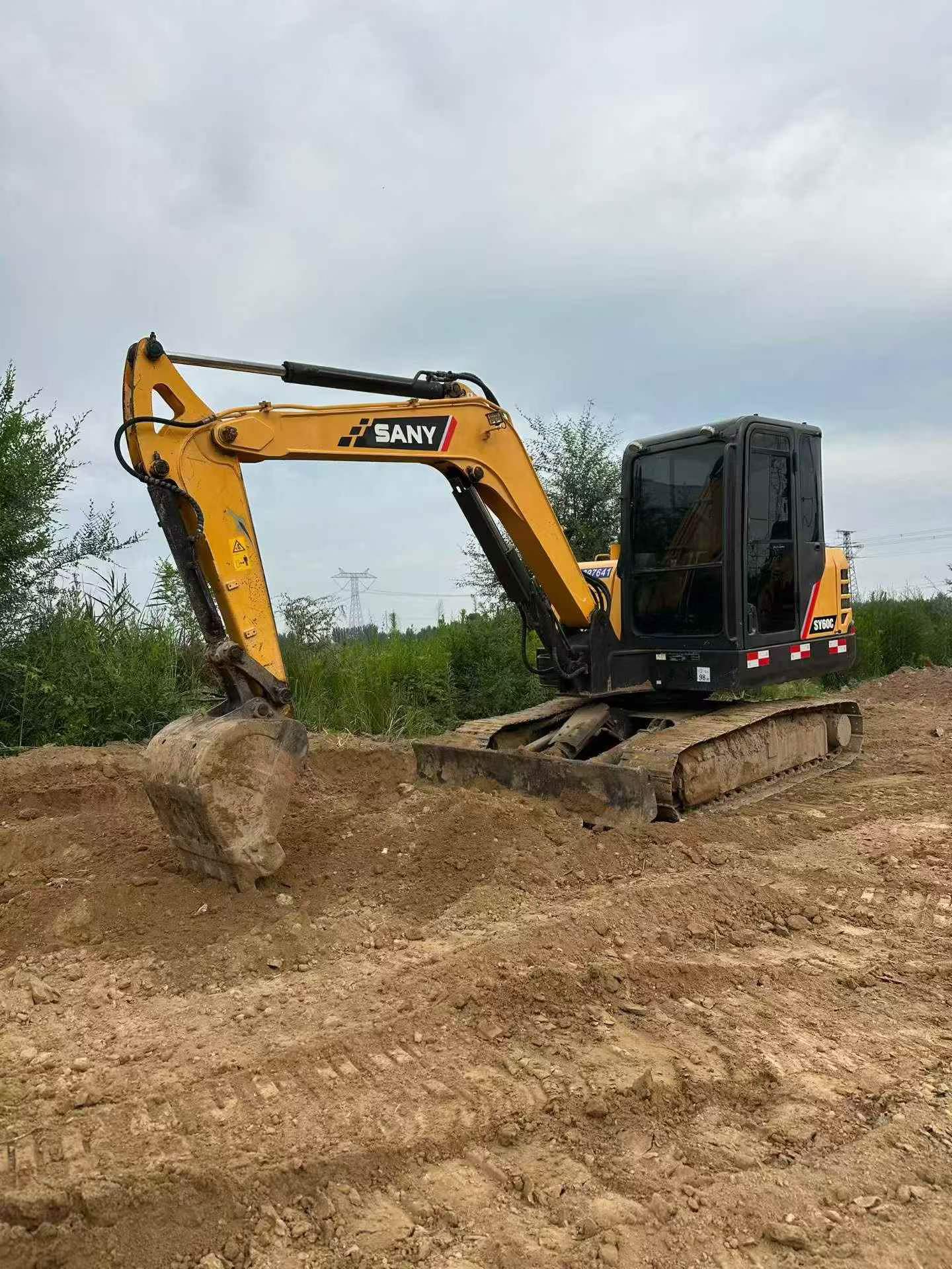 Buy Sany SY60 Used Excavator / 3 Buy Sany SY60 Used Excavator / 3