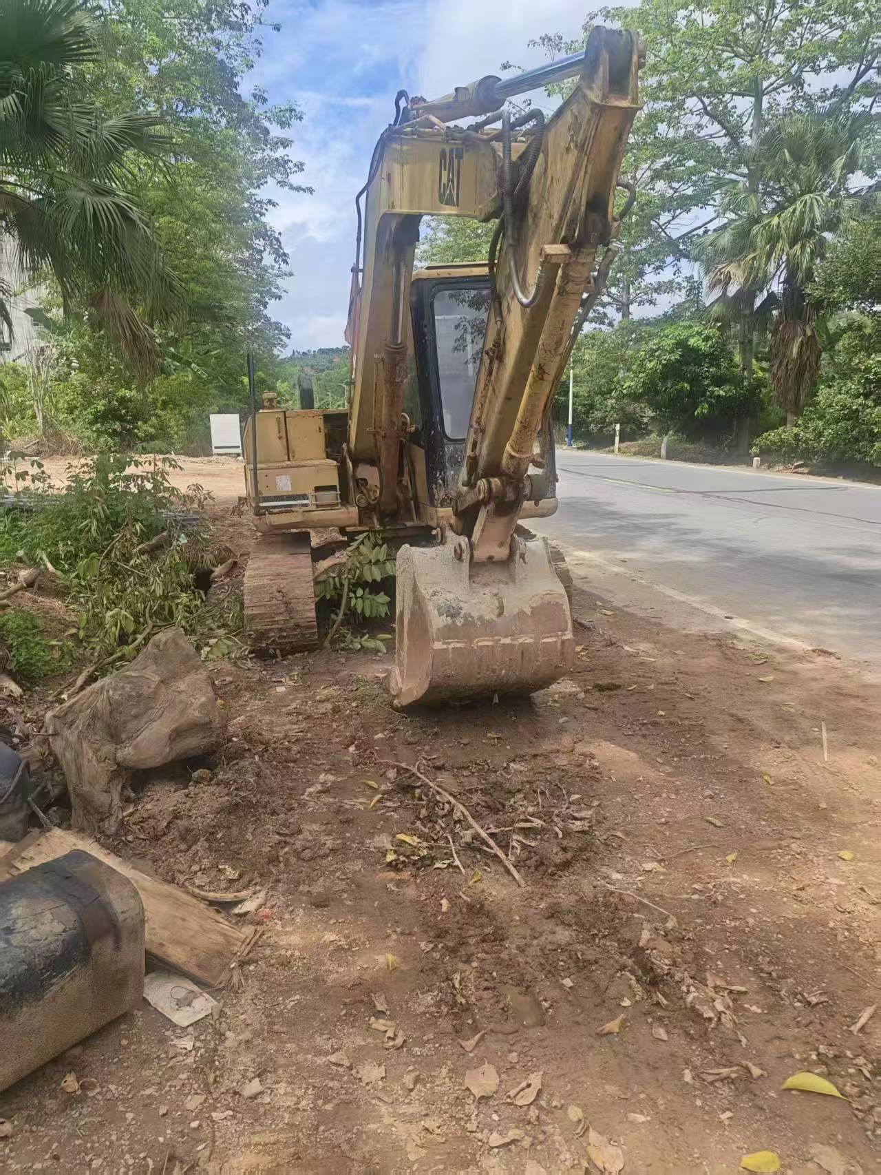 Buy Caterpillar 307B Used Excavator / 1