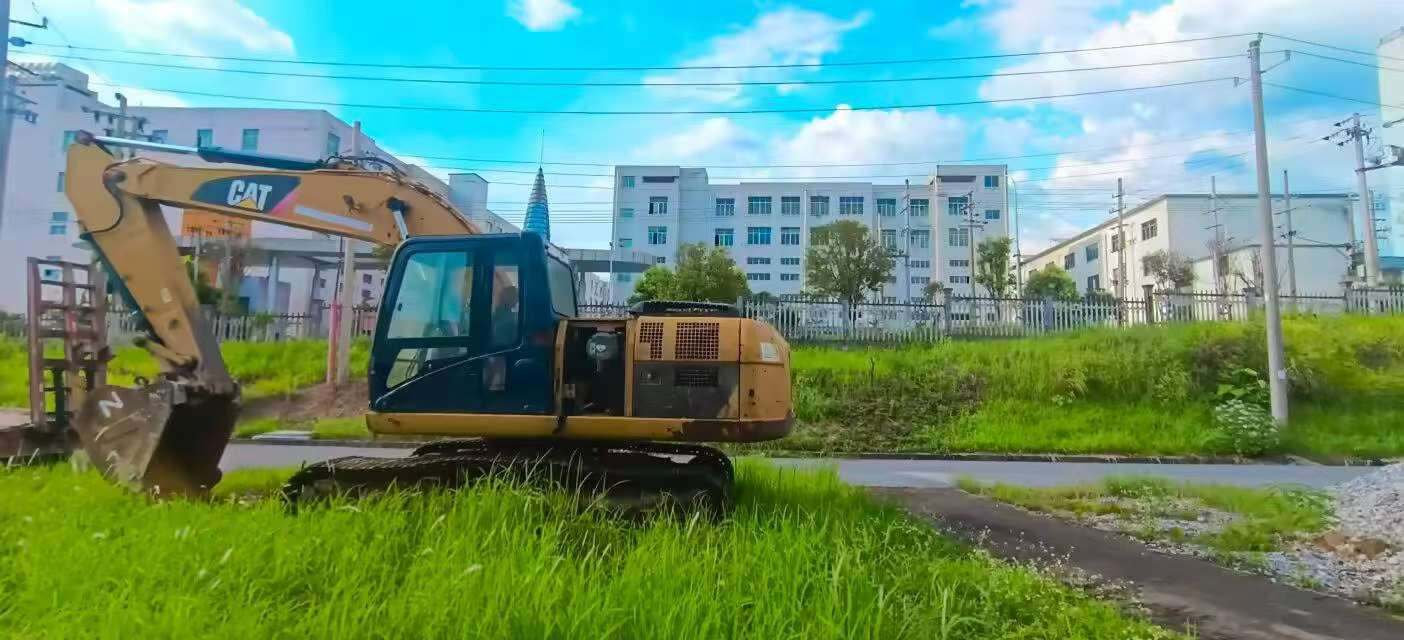 Buy Caterpillar 320D Used Excavator / 3 Buy Caterpillar 320D Used Excavator / 3