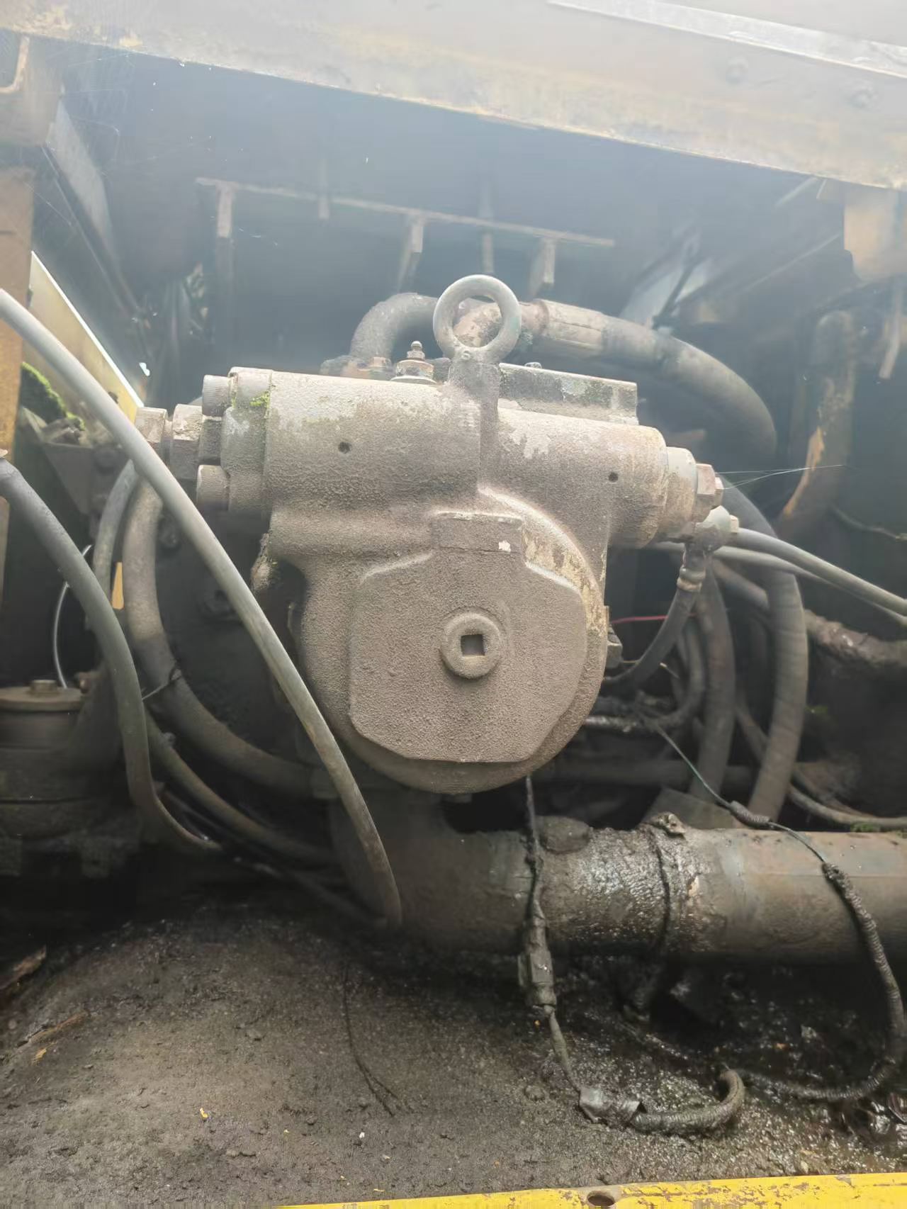 Buy Komatsu PC220-6 Used Excavator / 7