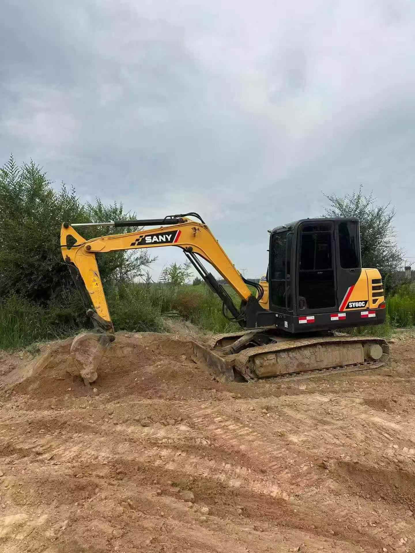 Buy Sany SY60 Used Excavator / 1