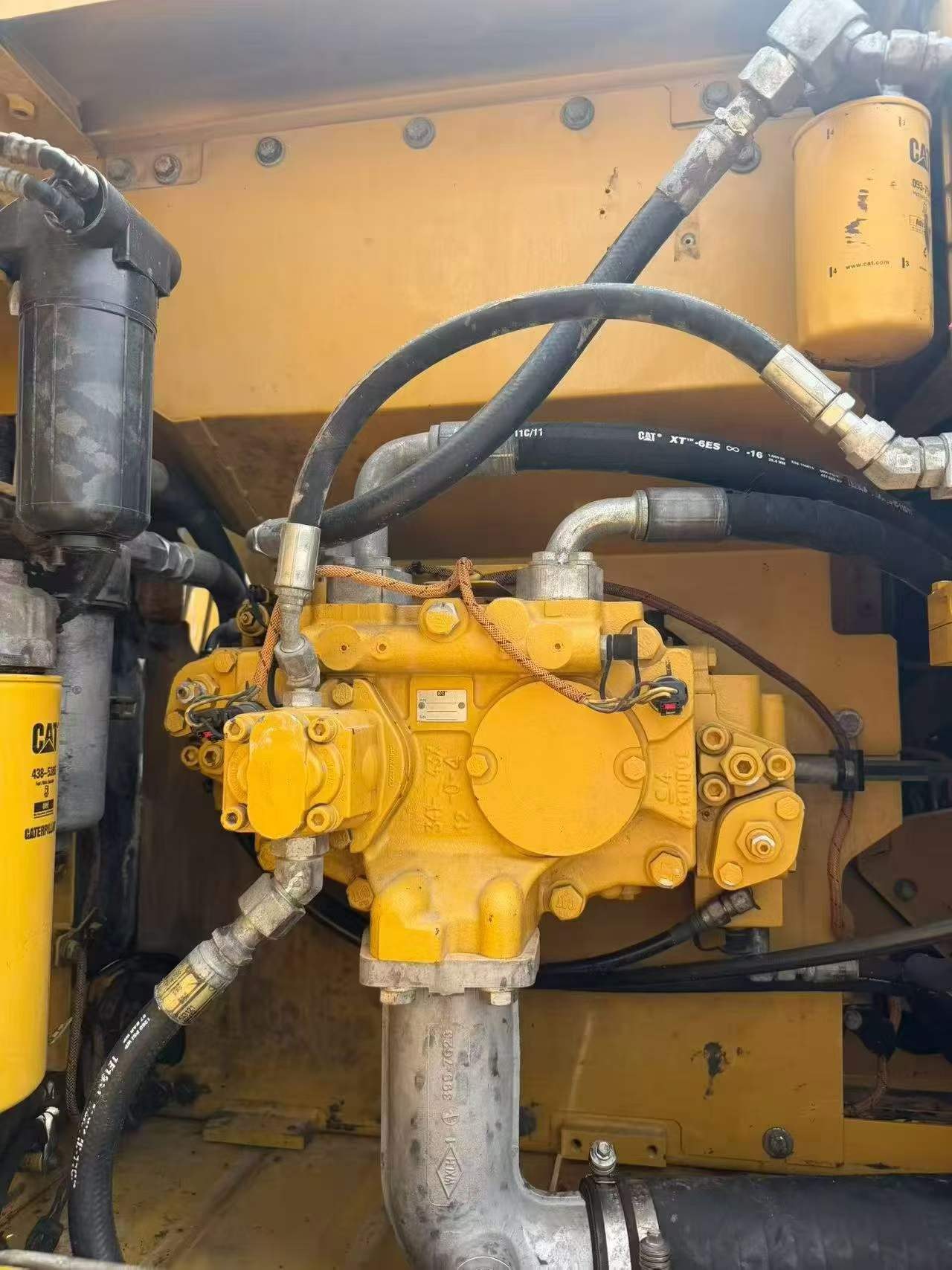 Buy Caterpillar 320D Used Excavator / 1