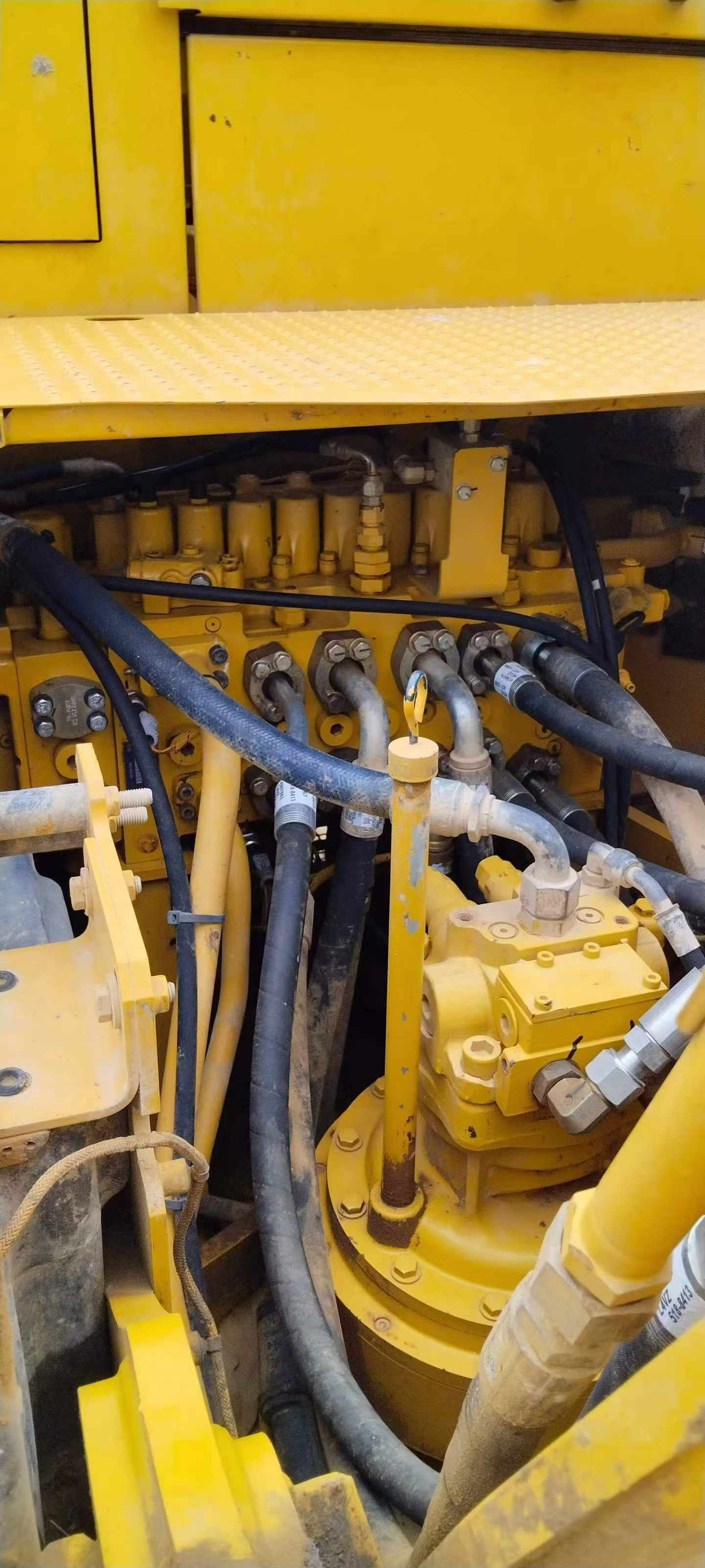 Buy Caterpillar 323 Used Excavator / 2 Buy Caterpillar 323 Used Excavator / 2