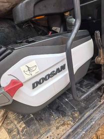 Buy Doosan DH420 Used Excavator / 5 Buy Doosan DH420 Used Excavator / 5