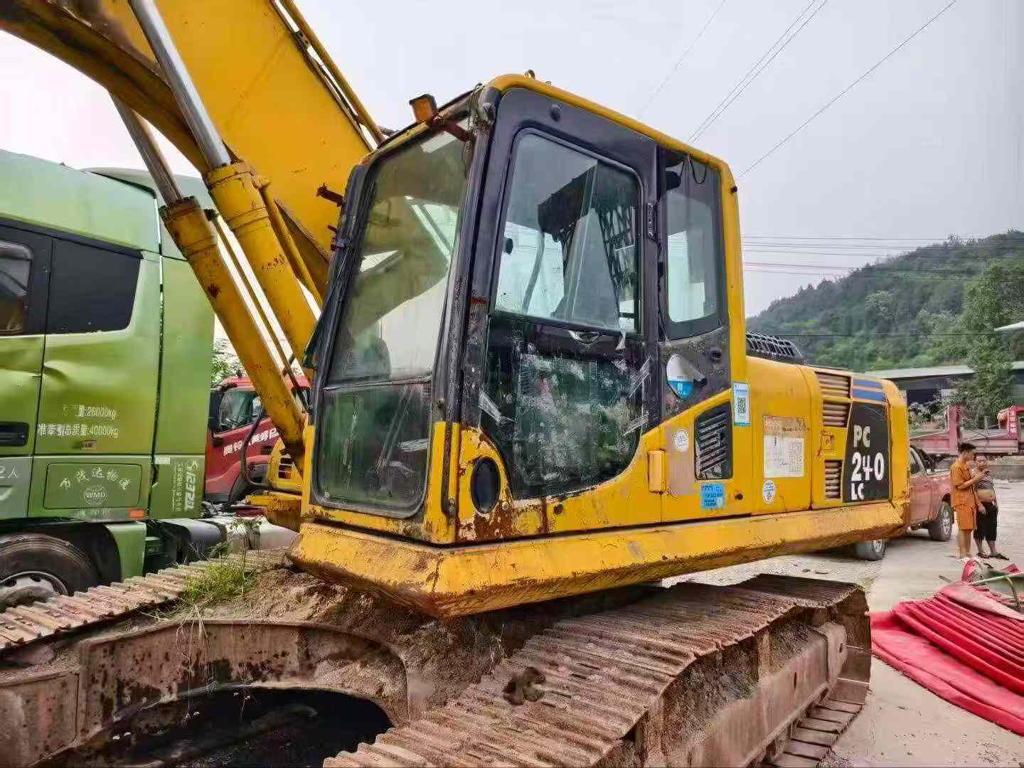 Buy Komatsu PC240-6 Used Excavator / 1